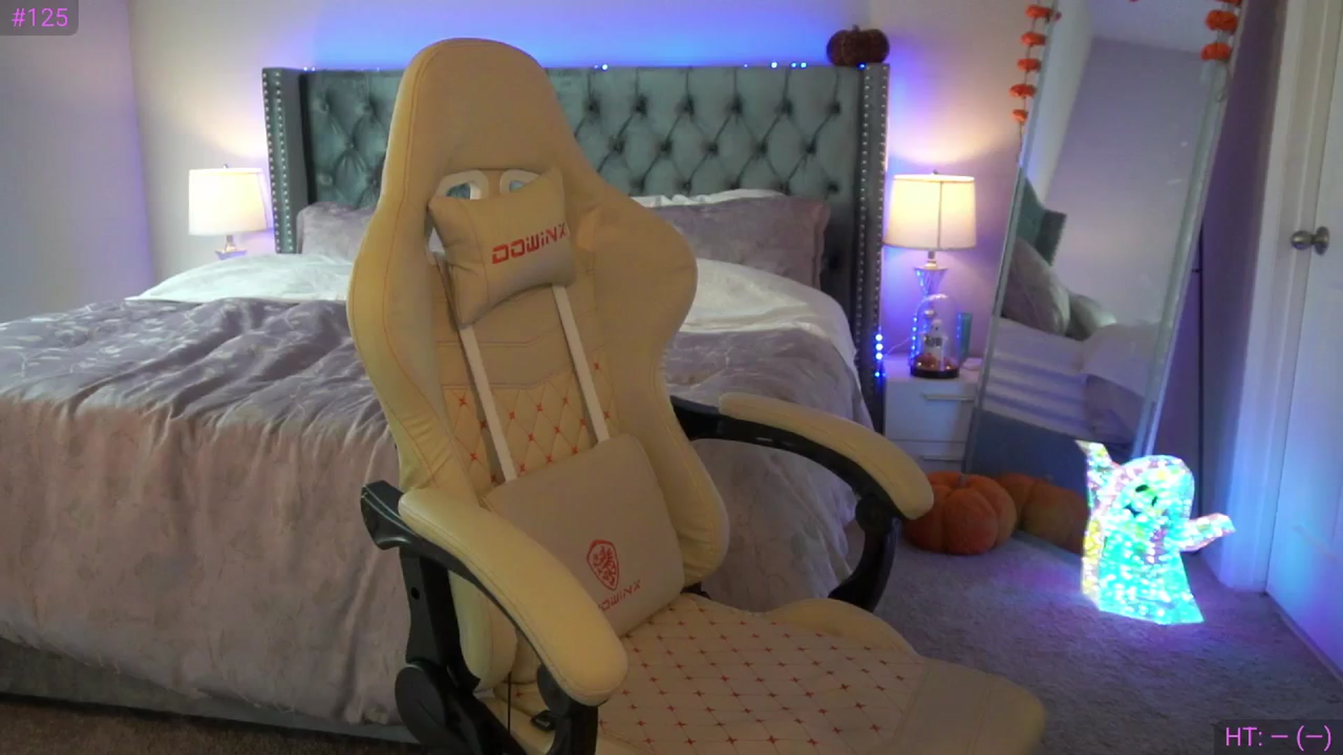 Gallery image thumbnail from Alleksandra_'s myfreecams stream on, 10/31/2025, 20:58 image 9 of 20