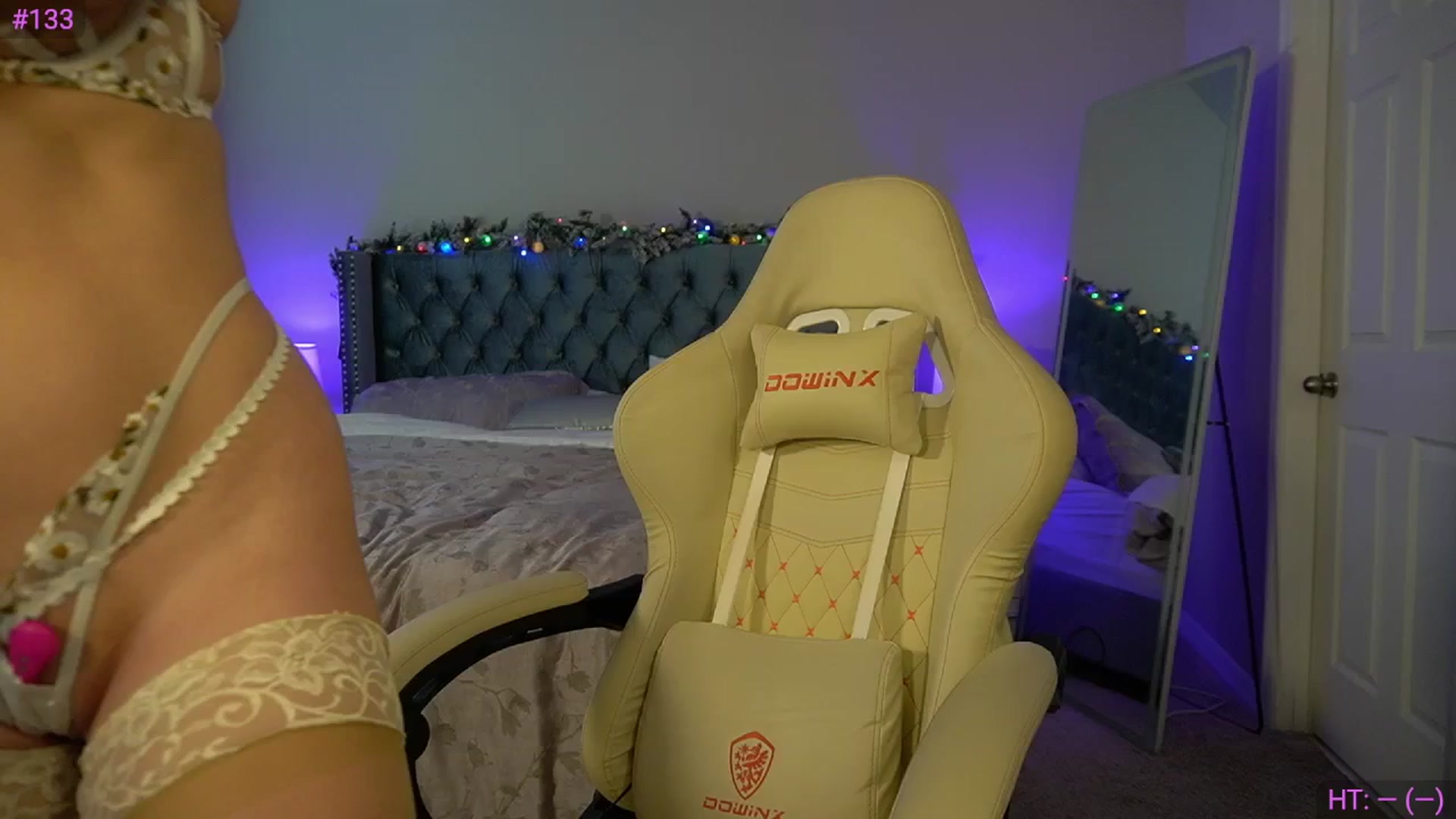 Gallery image thumbnail from Alleksandra_'s myfreecams stream on, 01/17/2026, 21:31 image 4 of 20