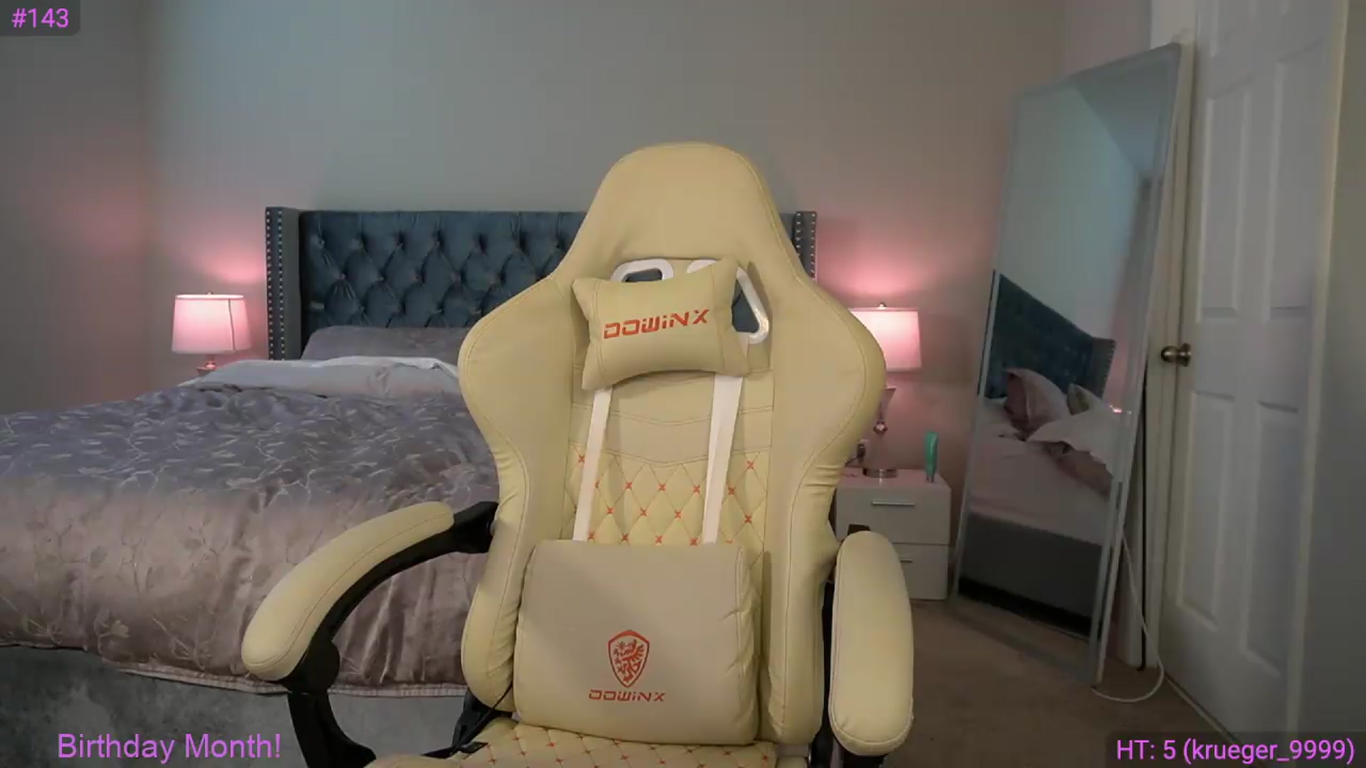 Gallery image thumbnail from Alleksandra_'s myfreecams stream on, 05/05/2026, 20:16 image 16 of 20