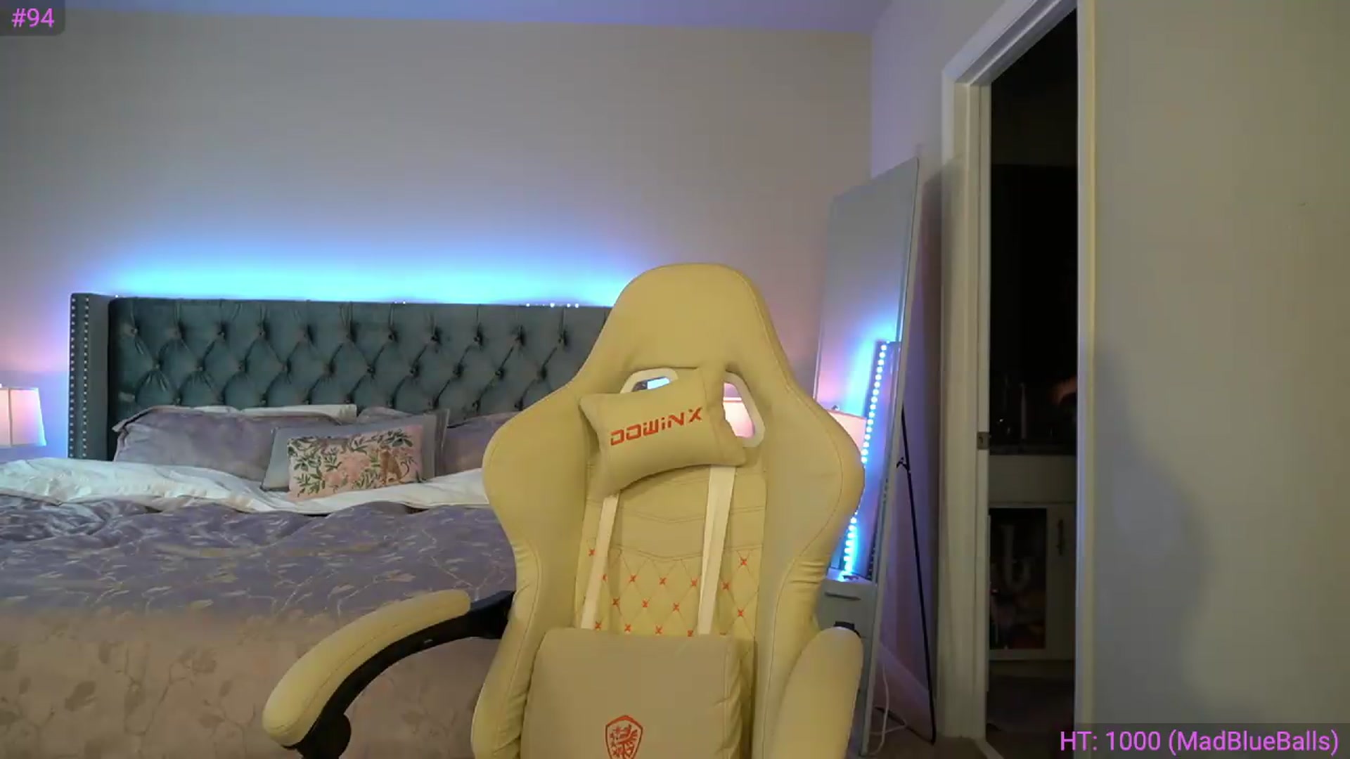 Gallery image thumbnail from Alleksandra_'s myfreecams stream on, 06/16/2026, 18:54 image 16 of 20