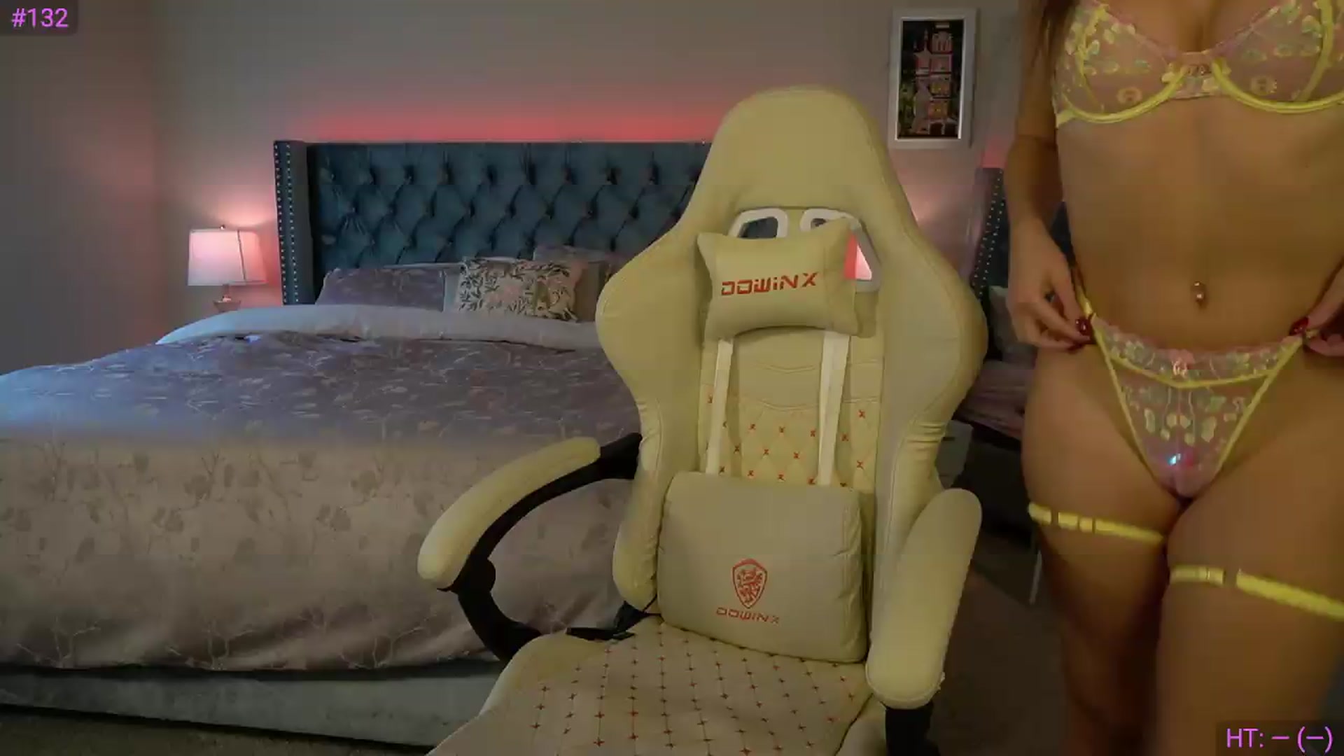 Gallery image thumbnail from Alleksandra_'s myfreecams stream on, 08/12/2026, 19:23 image 6 of 20