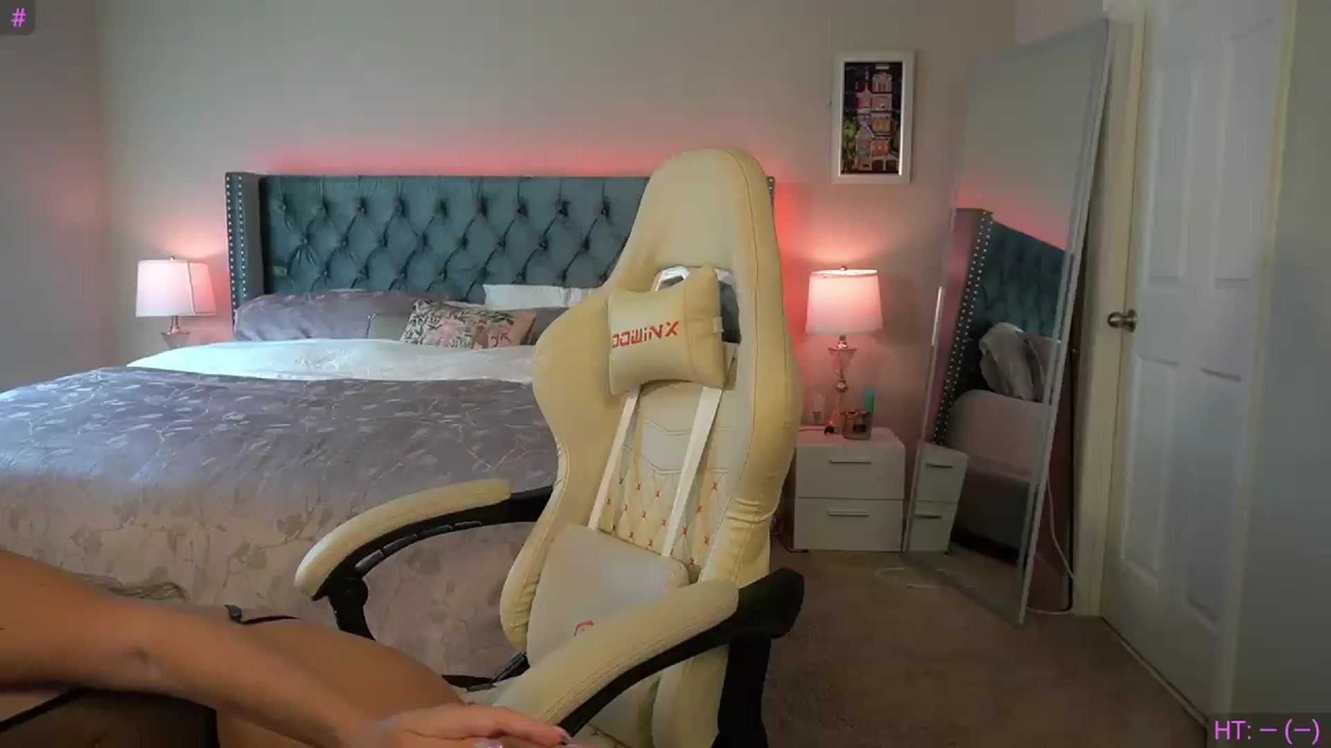 Gallery image thumbnail from Alleksandra_'s myfreecams stream on, 09/01/2026, 18:24 image 9 of 20