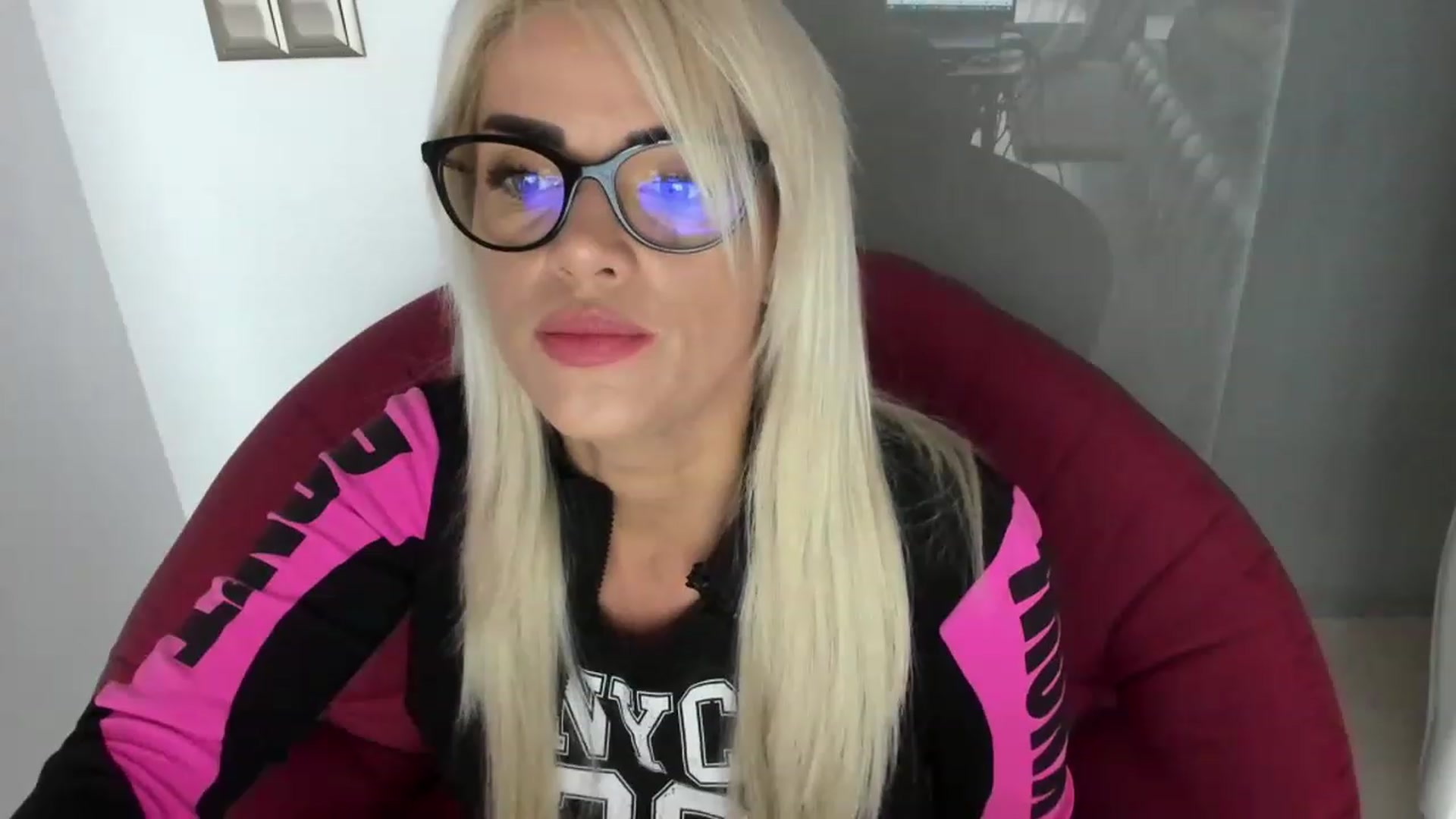 Gallery image thumbnail from Allesia_'s myfreecams stream on, 11/15/2022, 11:37 image 19 of 20