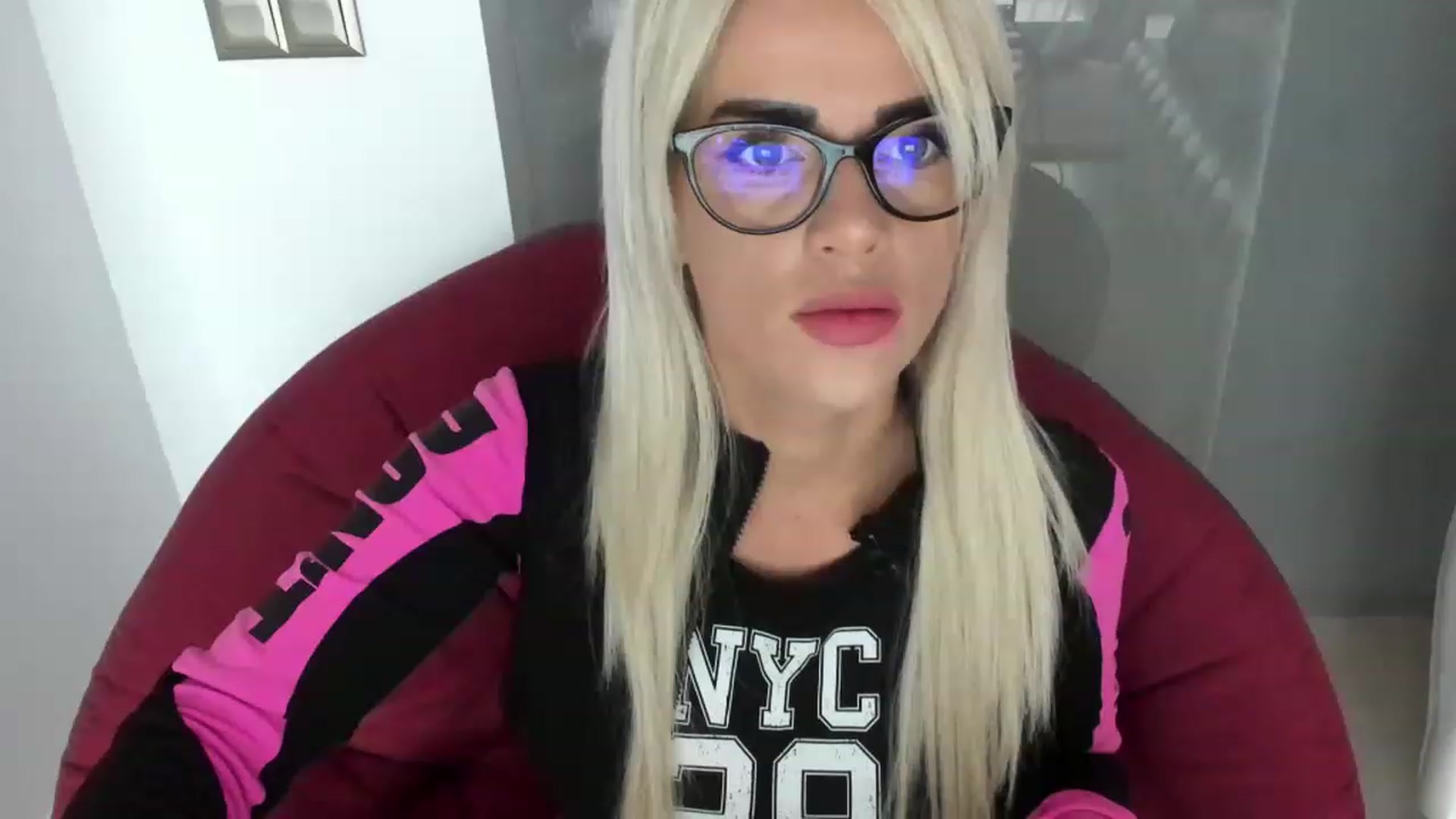 Gallery image thumbnail from Allesia_'s myfreecams stream on, 11/15/2022, 11:37 image 5 of 20