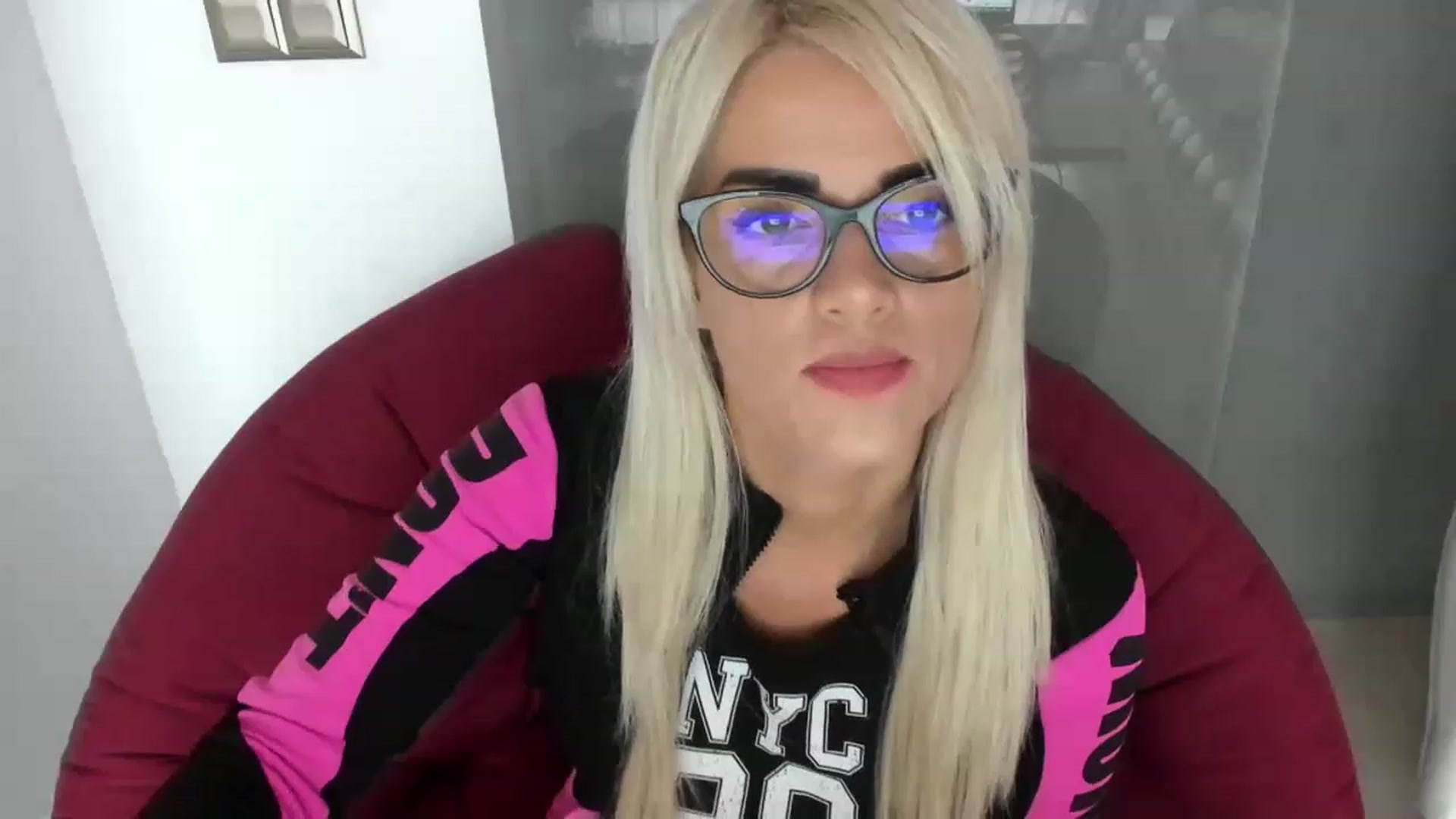 Gallery image thumbnail from Allesia_'s myfreecams stream on, 11/15/2022, 11:37 image 2 of 20