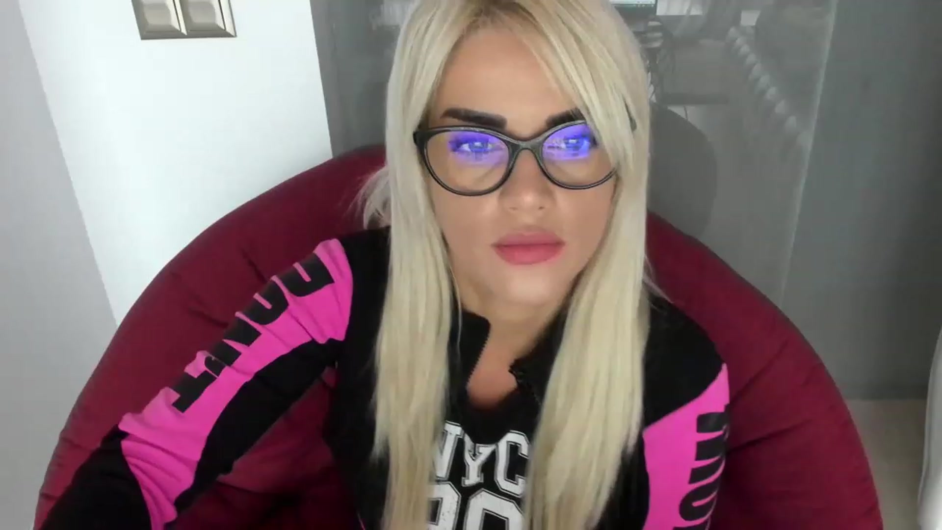 Gallery image thumbnail from Allesia_'s myfreecams stream on, 11/15/2022, 11:37 image 12 of 20