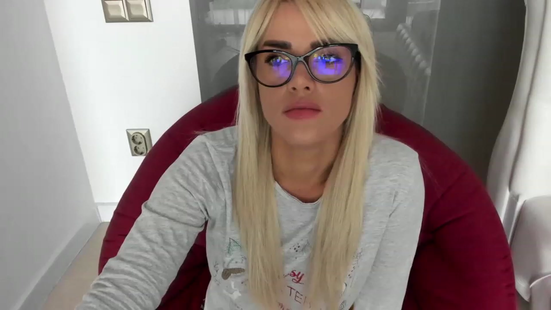 Gallery image thumbnail from Allesia_'s myfreecams stream on, 11/22/2022, 09:53 image 16 of 20