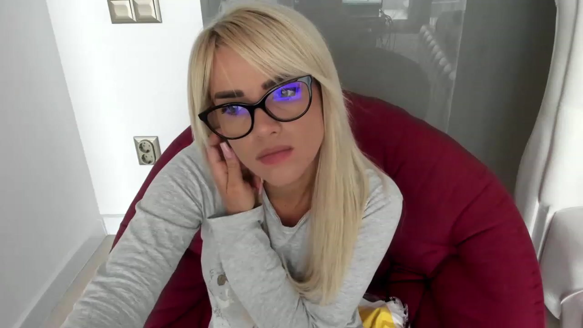Gallery image thumbnail from Allesia_'s myfreecams stream on, 11/22/2022, 09:53 image 9 of 20