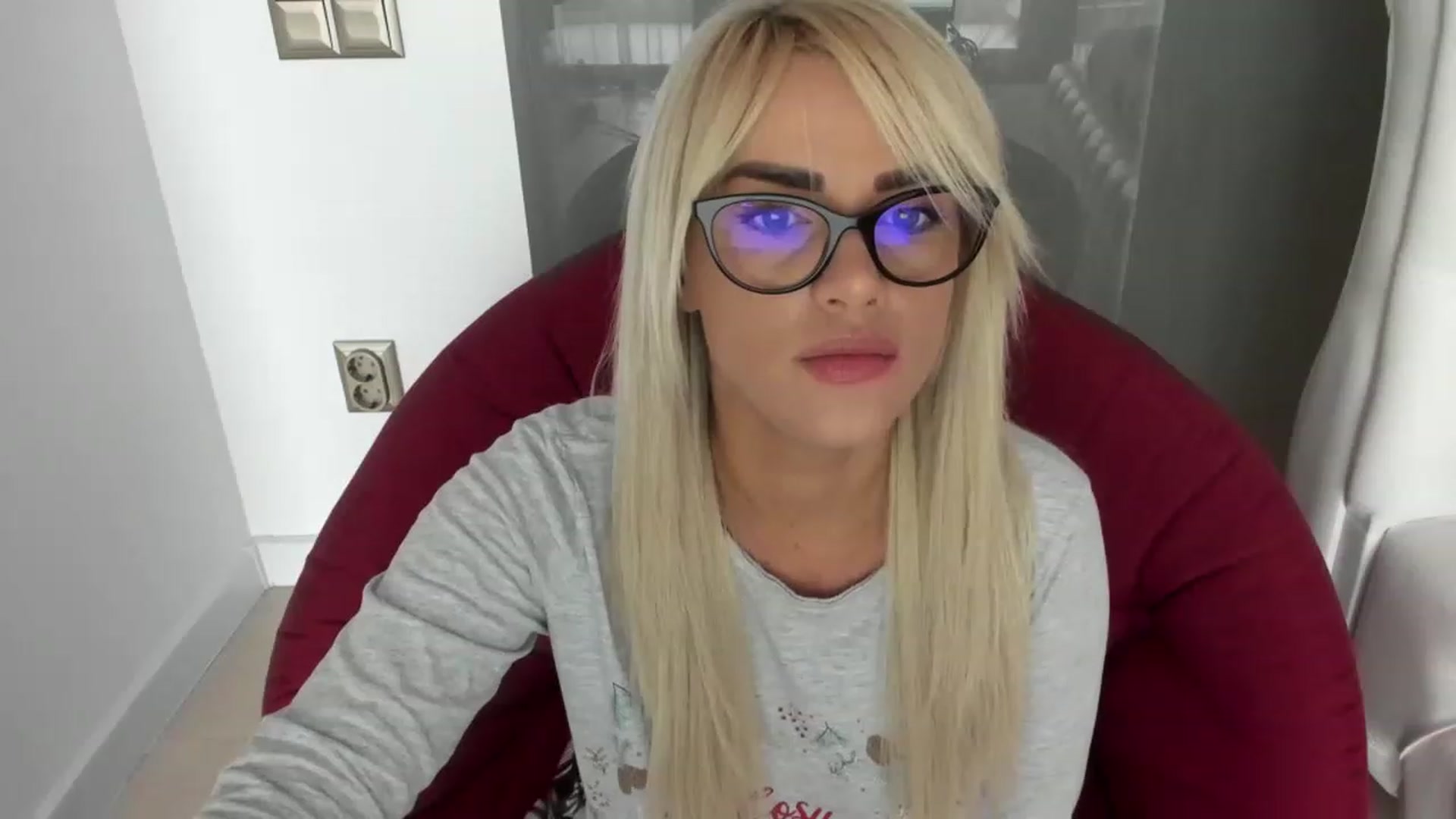 Gallery image thumbnail from Allesia_'s myfreecams stream on, 11/22/2022, 09:53 image 3 of 20