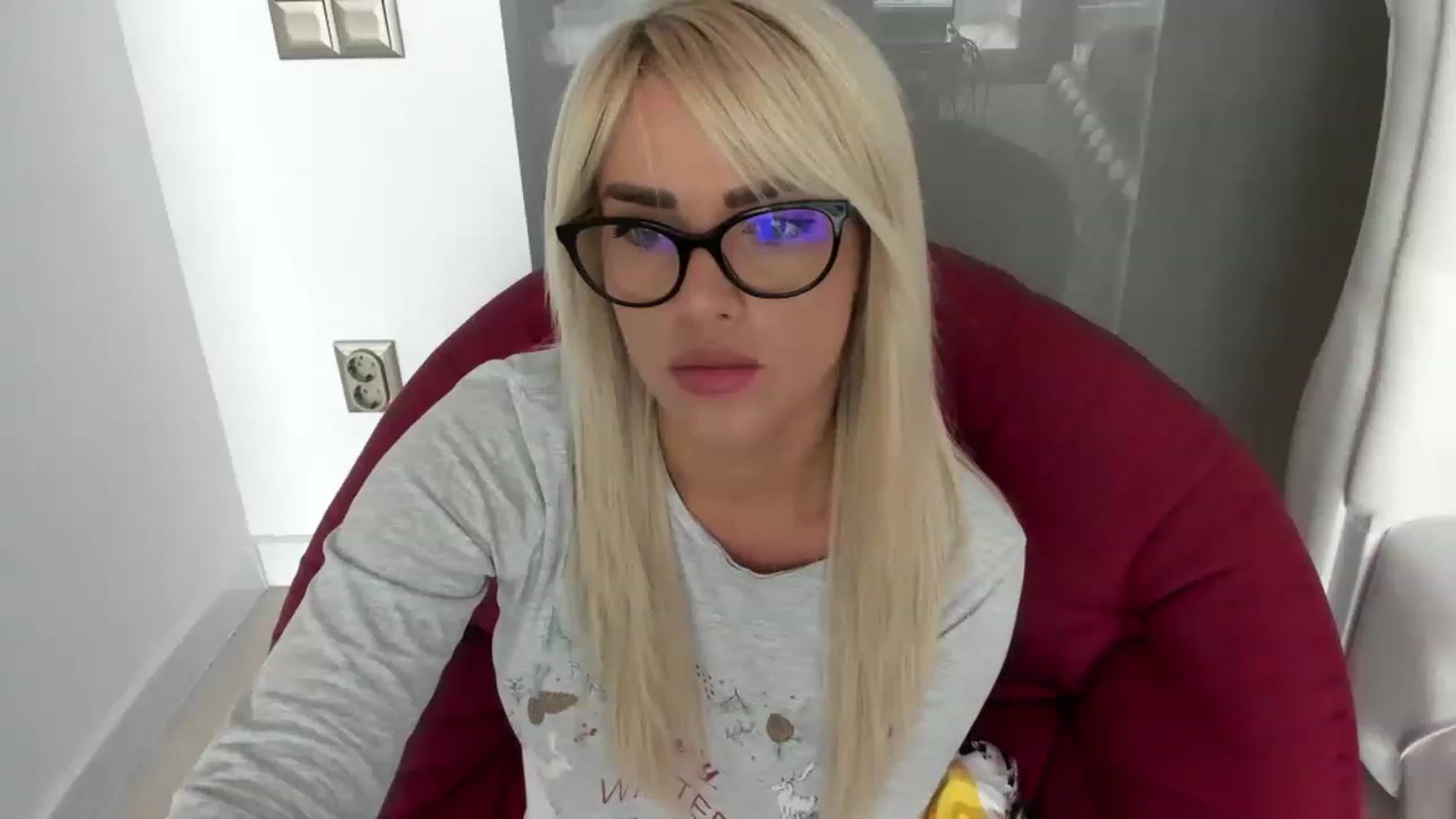 Gallery image thumbnail from Allesia_'s myfreecams stream on, 11/22/2022, 09:53 image 10 of 20
