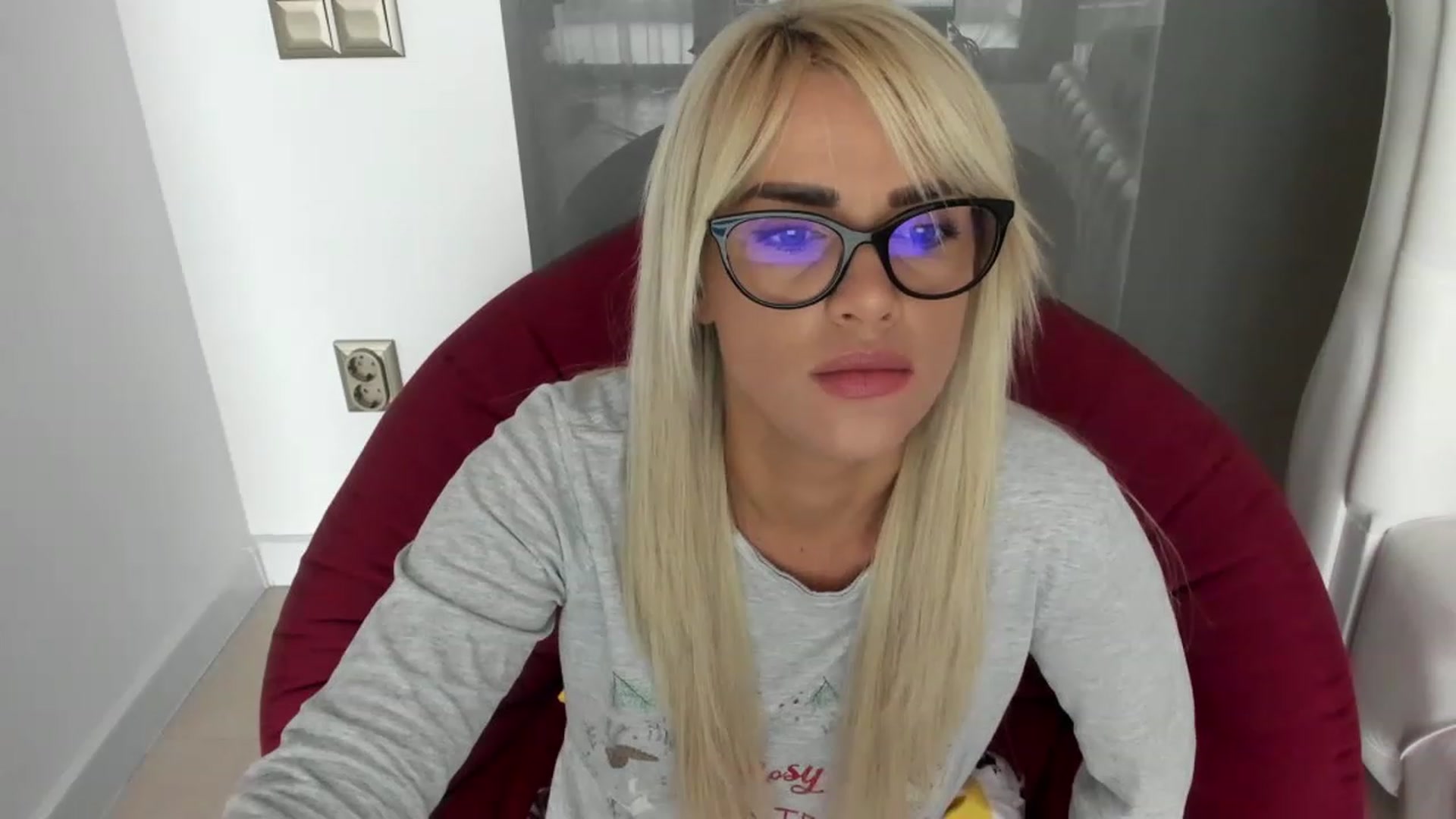 Gallery image thumbnail from Allesia_'s myfreecams stream on, 11/22/2022, 09:53 image 15 of 20