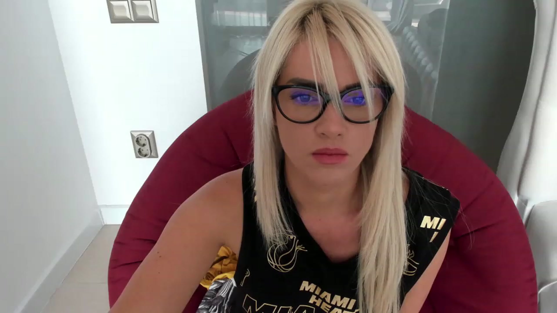 Gallery image thumbnail from Allesia_'s myfreecams stream on, 11/25/2022, 12:28 image 15 of 20