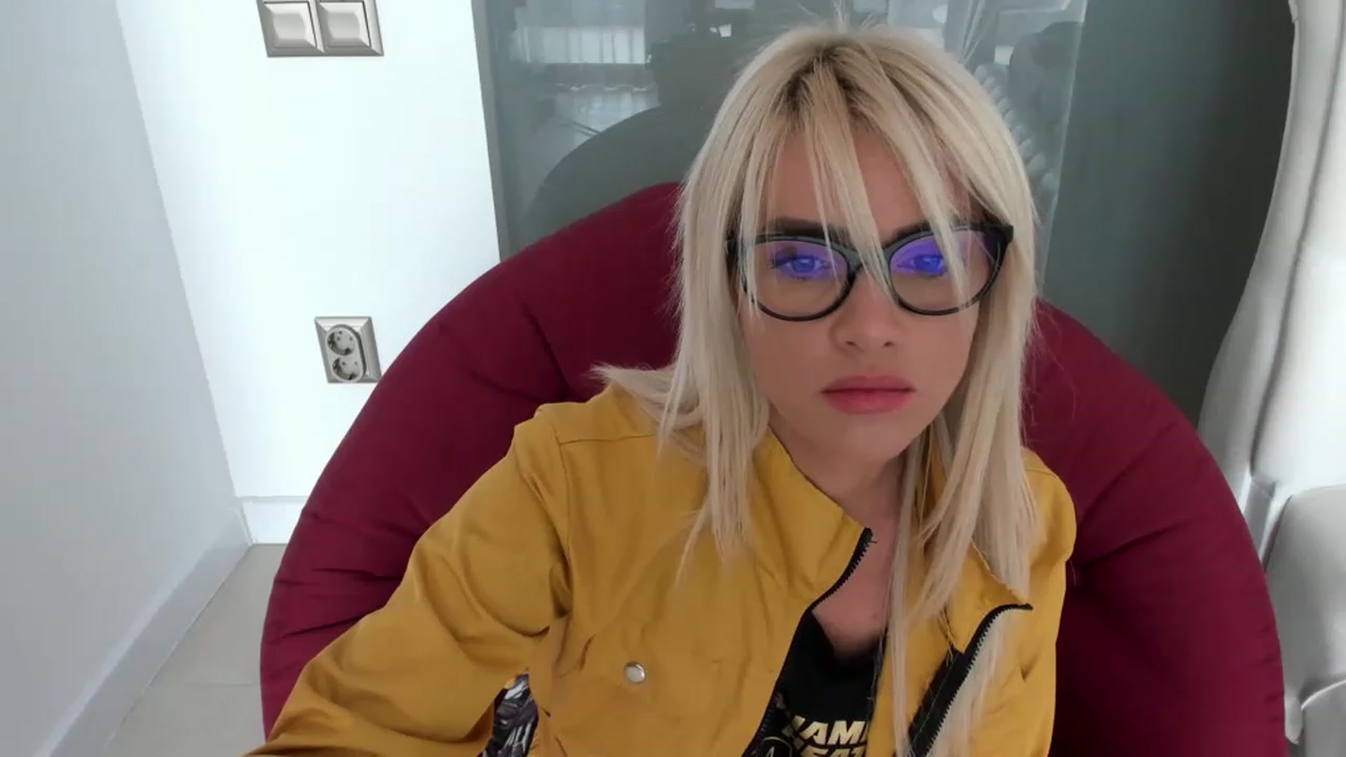 Gallery image thumbnail from Allesia_'s myfreecams stream on, 11/25/2022, 12:28 image 18 of 20