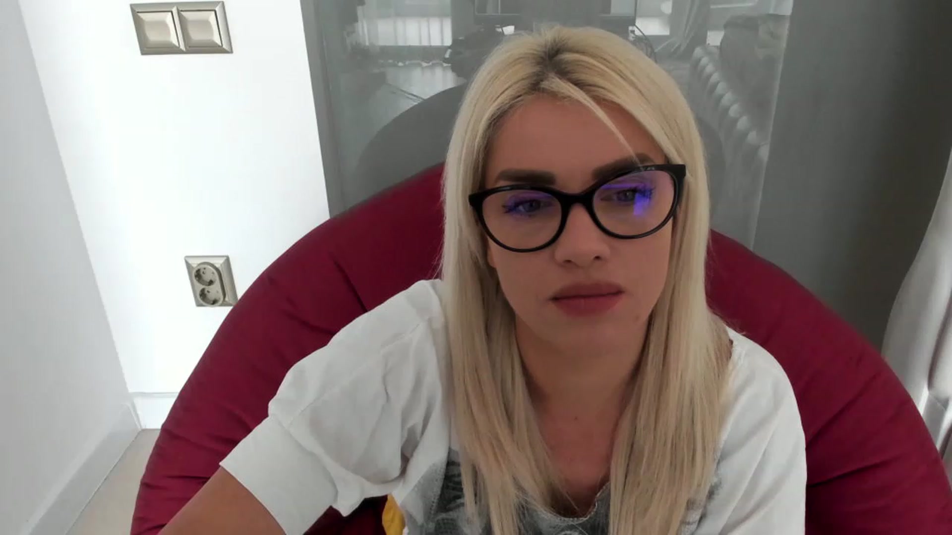 Gallery image thumbnail from Allesia_'s myfreecams stream on, 11/28/2022, 11:51 image 3 of 20