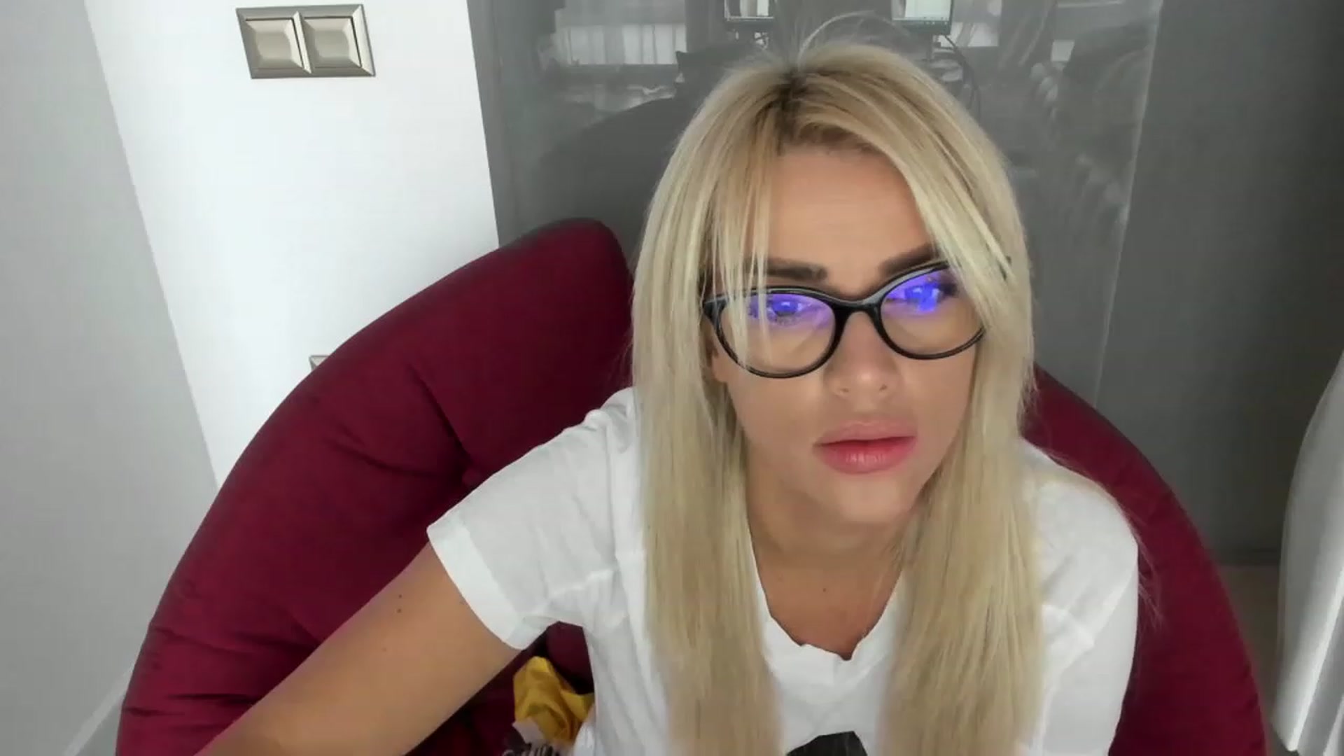 Gallery image thumbnail from Allesia_'s myfreecams stream on, 11/30/2022, 21:04 image 9 of 20