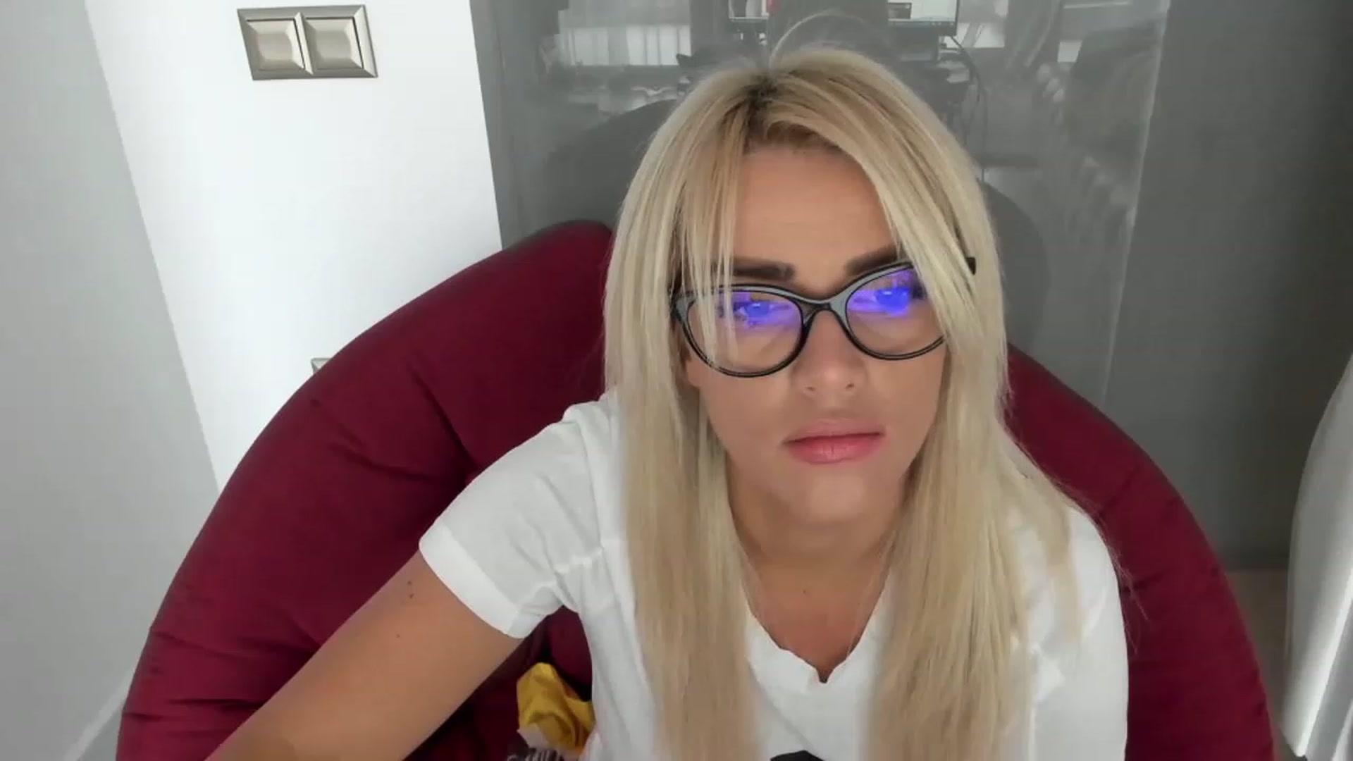 Gallery image thumbnail from Allesia_'s myfreecams stream on, 11/30/2022, 21:04 image 5 of 20