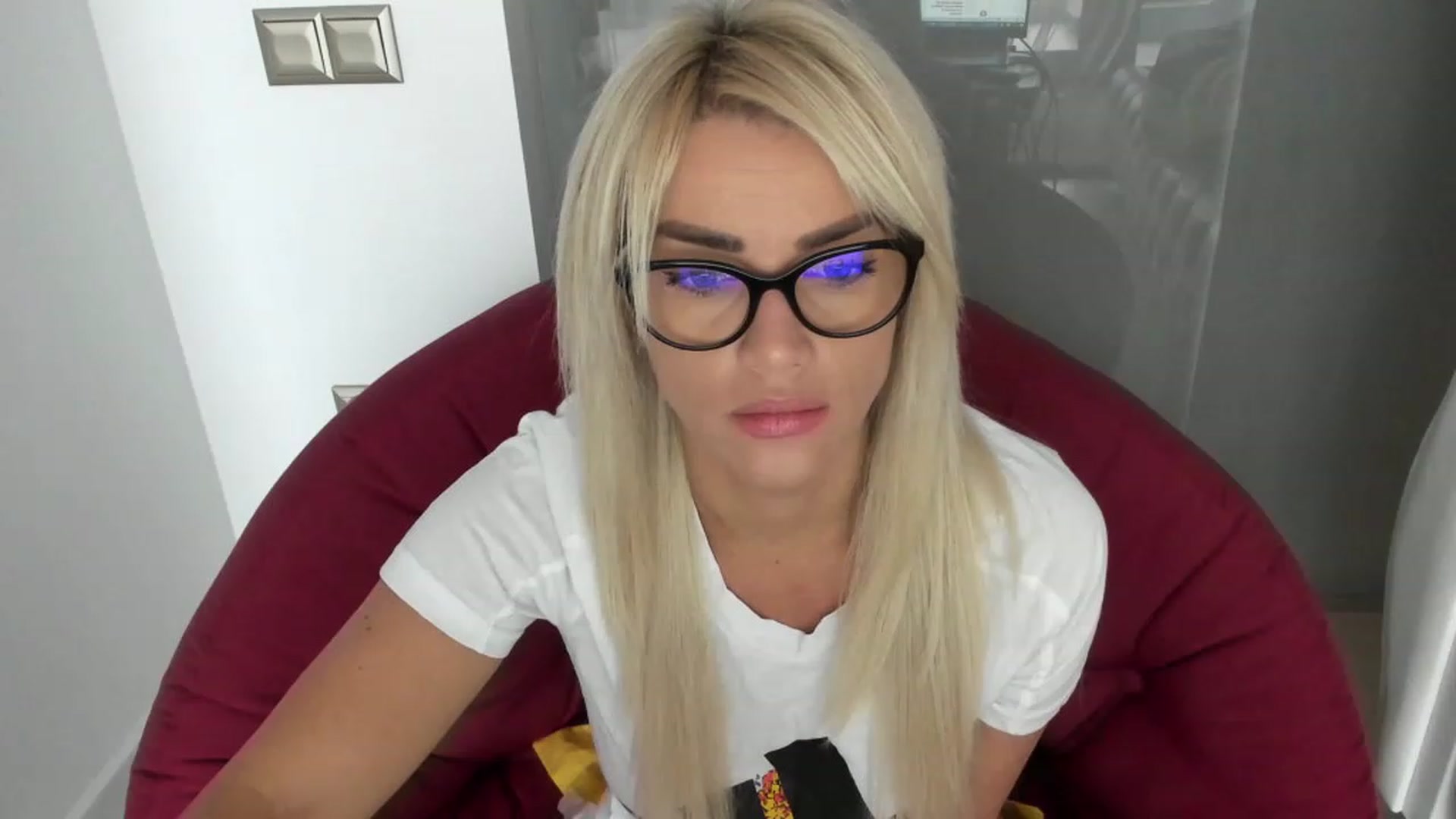Gallery image thumbnail from Allesia_'s myfreecams stream on, 11/30/2022, 21:04 image 14 of 20
