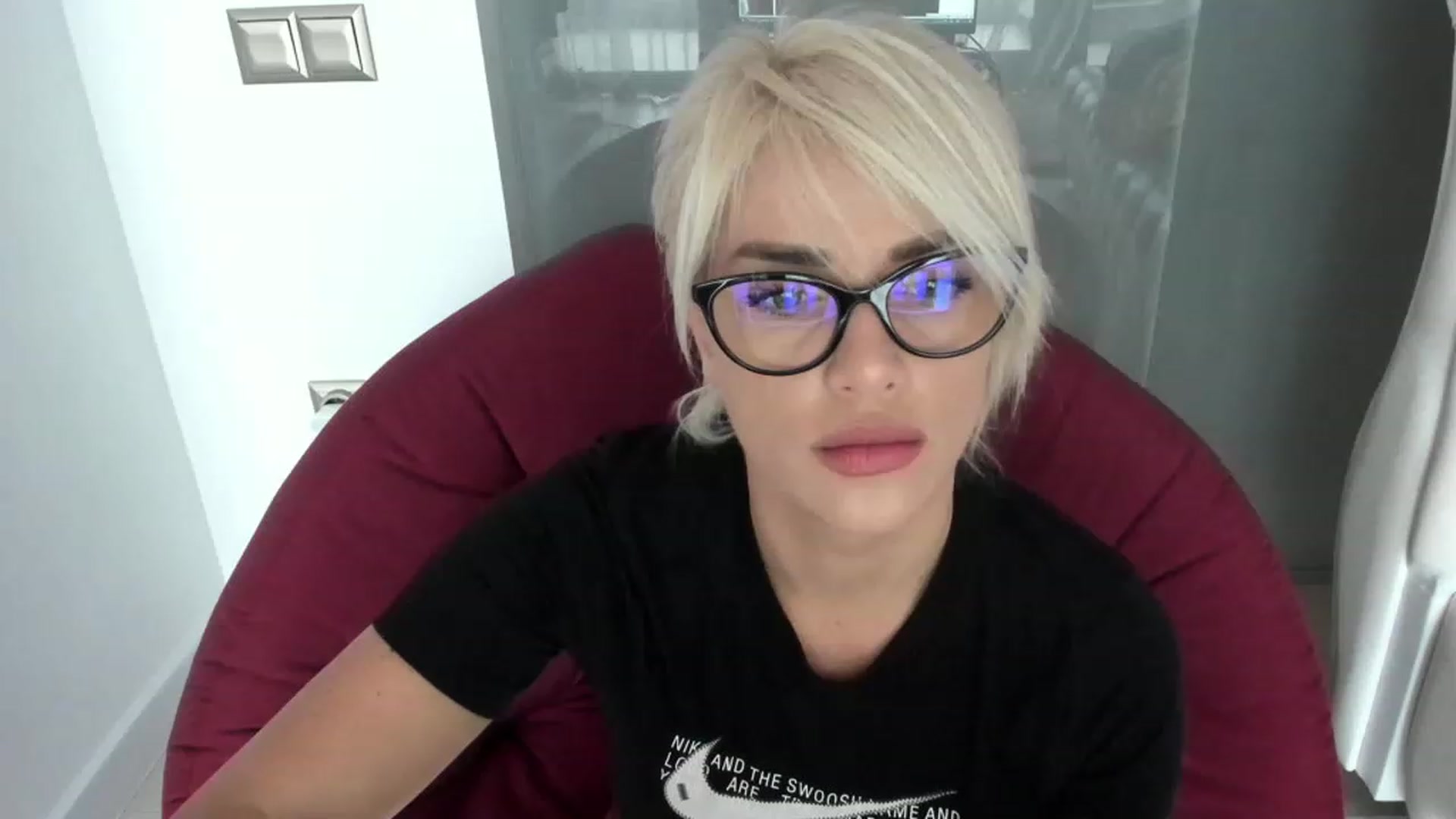 Gallery image thumbnail from Allesia_'s myfreecams stream on, 12/05/2022, 12:23 image 8 of 20