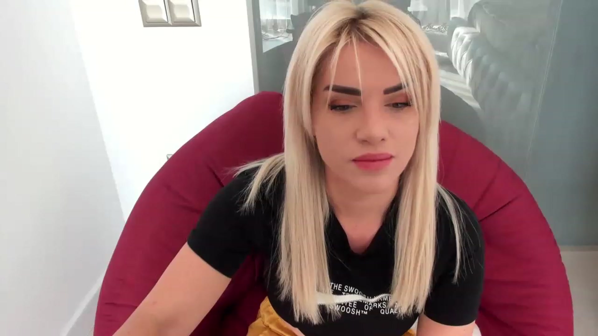 Gallery image thumbnail from Allesia_'s myfreecams stream on, 12/31/2022, 10:35 image 16 of 20