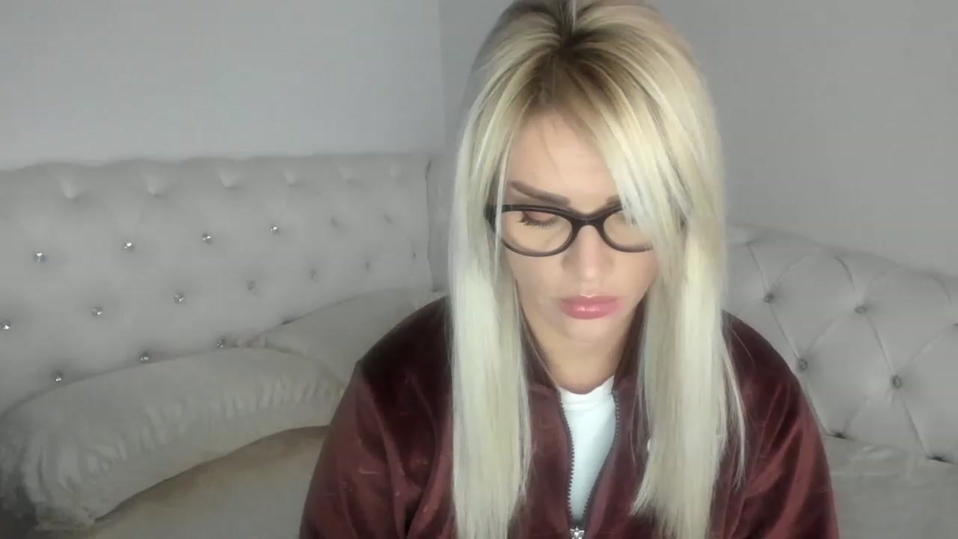 Gallery image thumbnail from Allesia_'s myfreecams stream on, 01/10/2023, 12:12 image 6 of 20