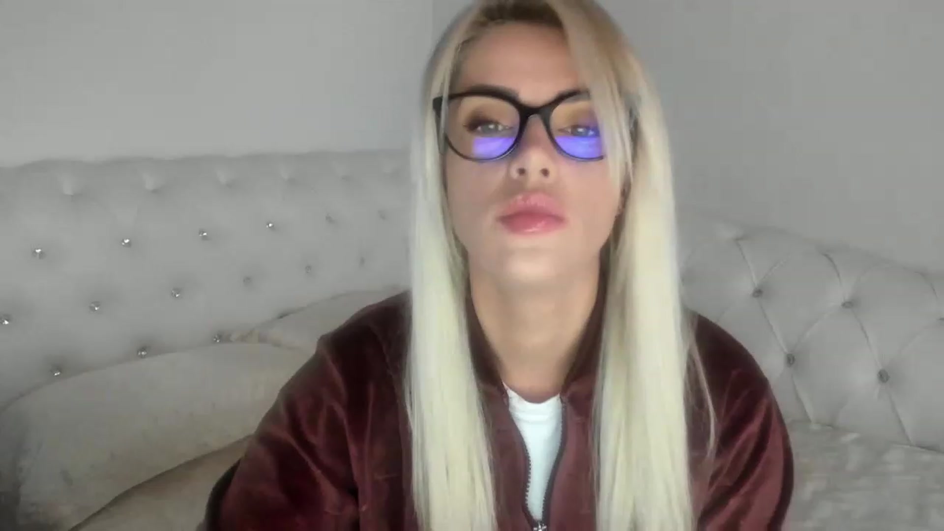 Gallery image thumbnail from Allesia_'s myfreecams stream on, 01/10/2023, 12:12 image 12 of 20