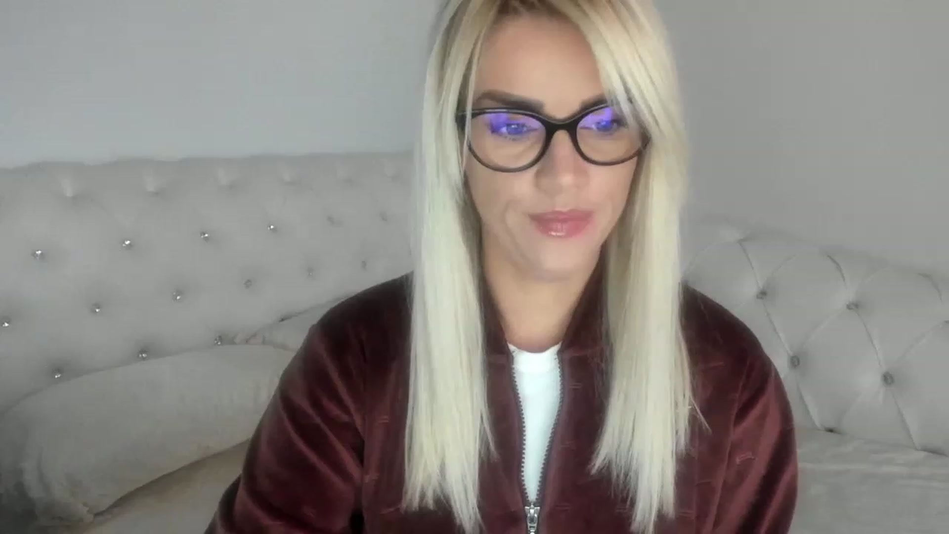 Gallery image thumbnail from Allesia_'s myfreecams stream on, 01/10/2023, 12:12 image 1 of 20