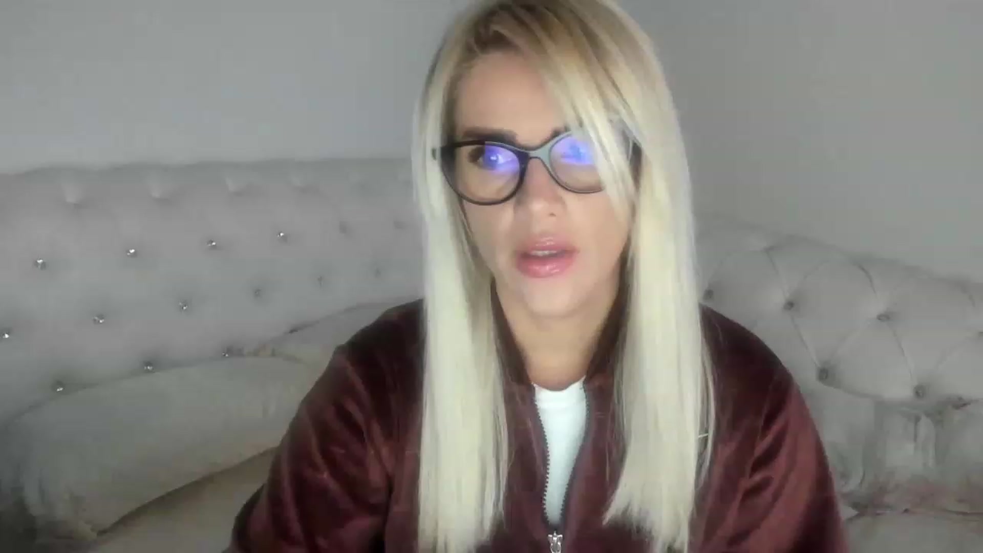 Gallery image thumbnail from Allesia_'s myfreecams stream on, 01/10/2023, 12:12 image 5 of 20