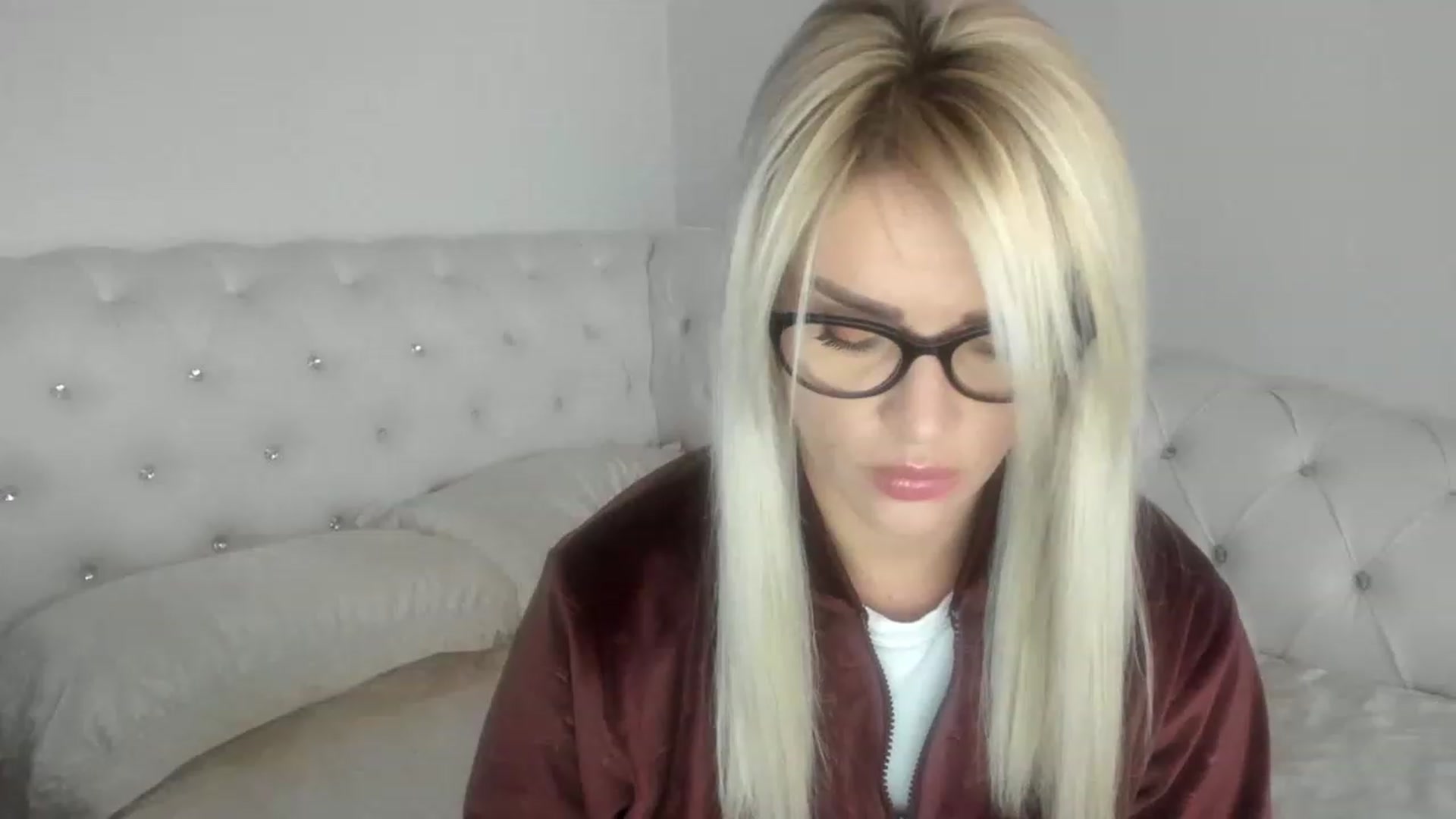 Gallery image thumbnail from Allesia_'s myfreecams stream on, 01/10/2023, 12:12 image 15 of 20