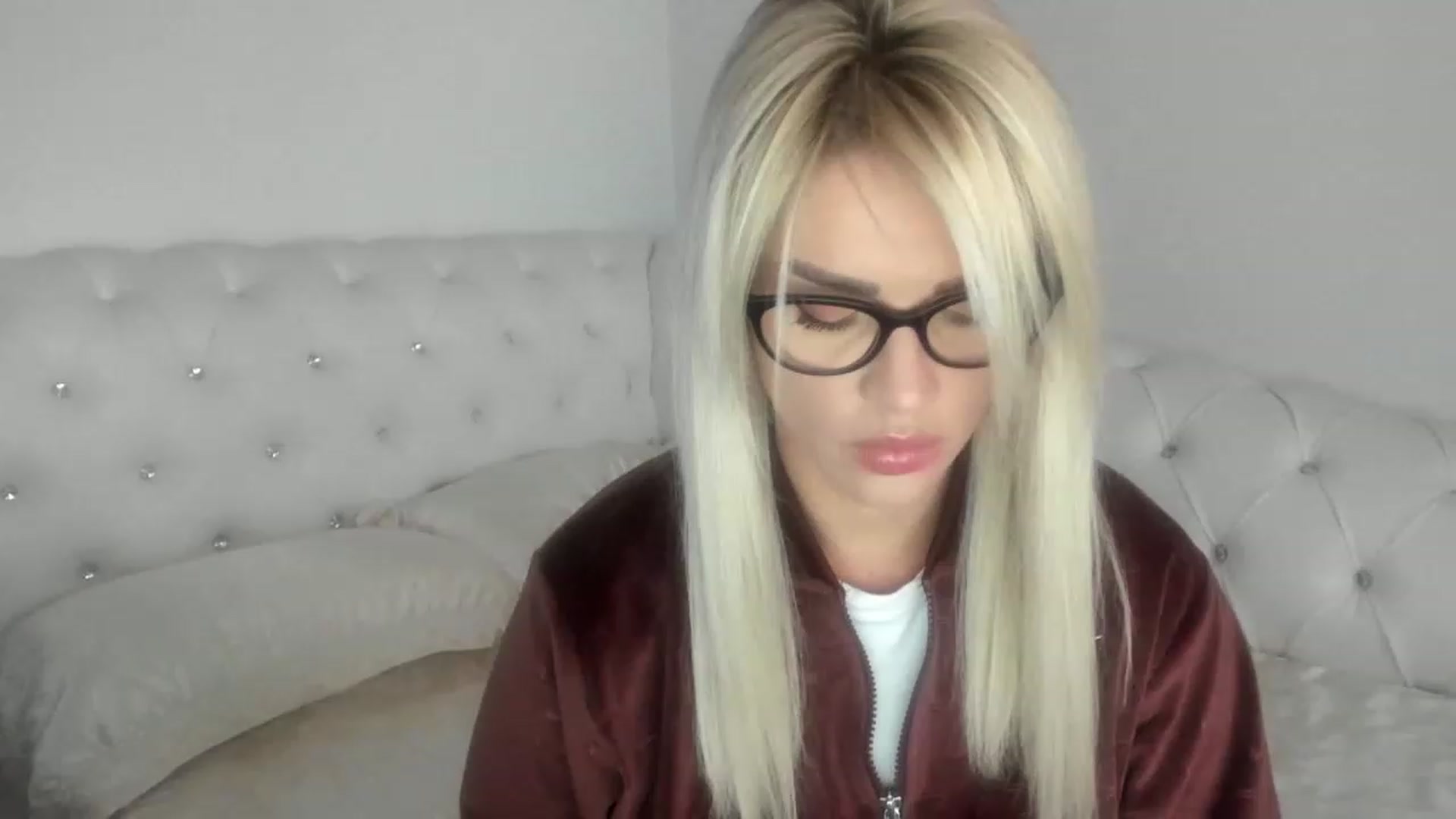 Gallery image thumbnail from Allesia_'s myfreecams stream on, 01/10/2023, 12:12 image 14 of 20