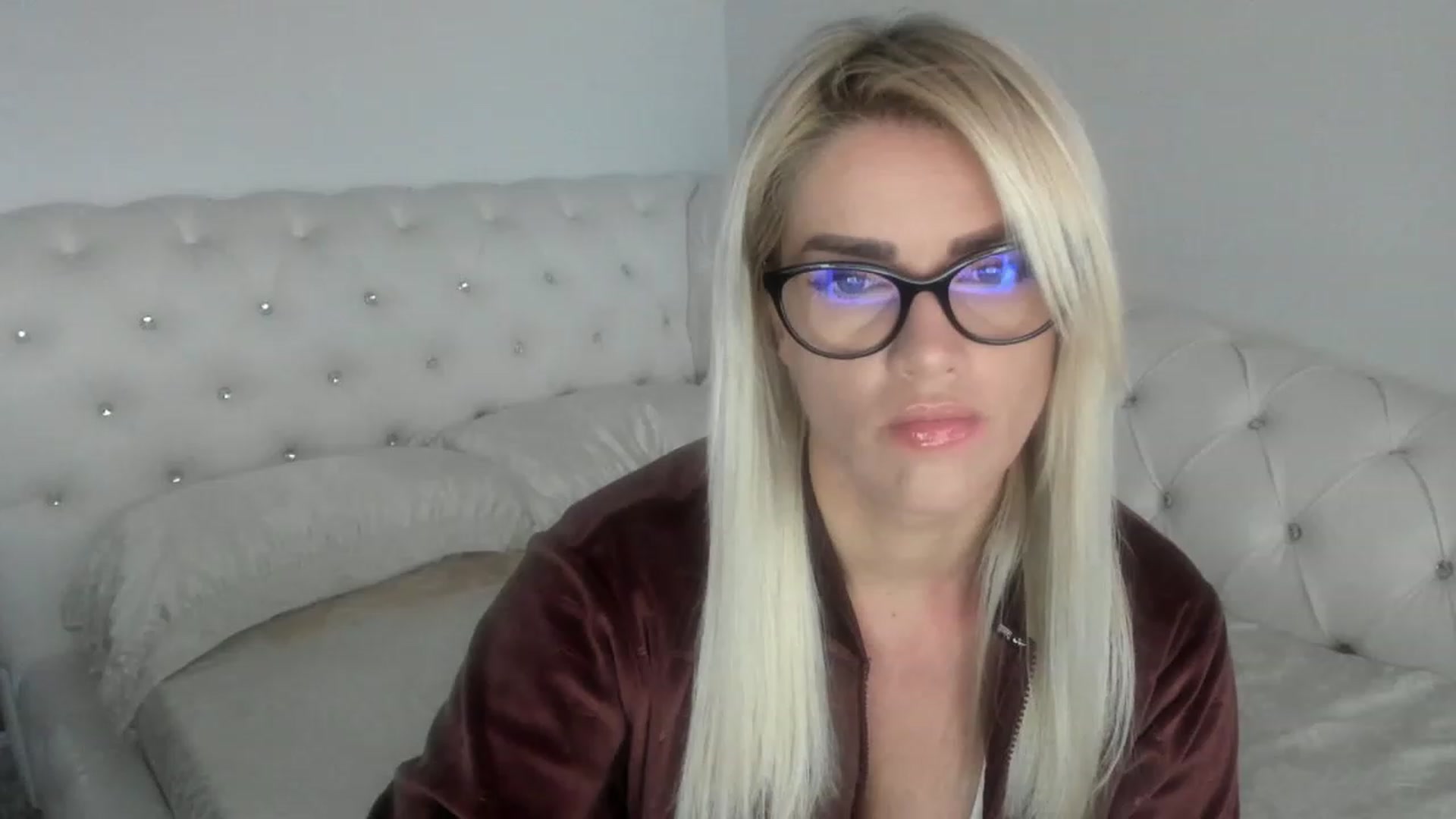 Gallery image thumbnail from Allesia_'s myfreecams stream on, 01/12/2023, 11:41 image 14 of 20
