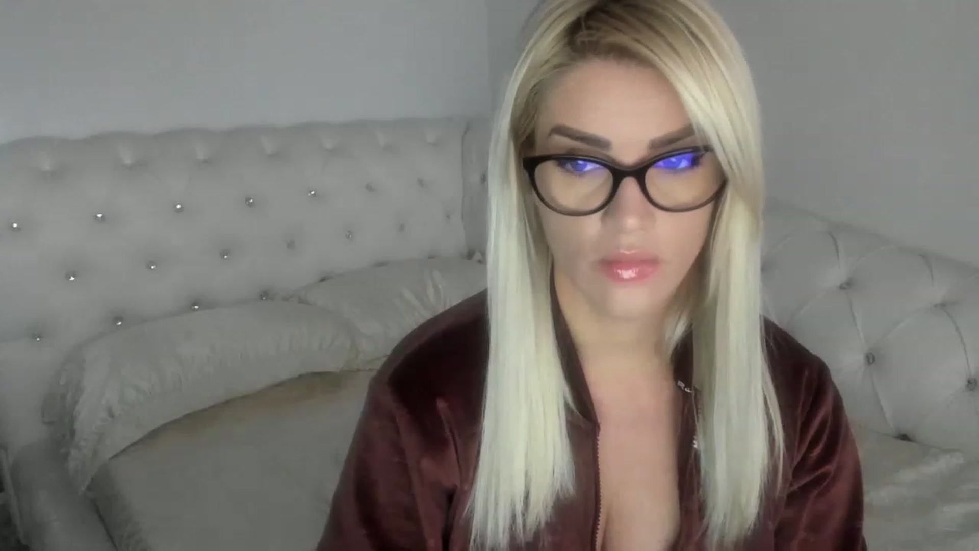 Gallery image thumbnail from Allesia_'s myfreecams stream on, 01/12/2023, 11:41 image 6 of 20