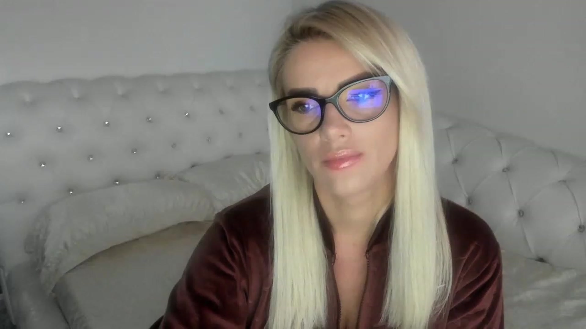 Gallery image thumbnail from Allesia_'s myfreecams stream on, 01/12/2023, 11:58 image 13 of 20