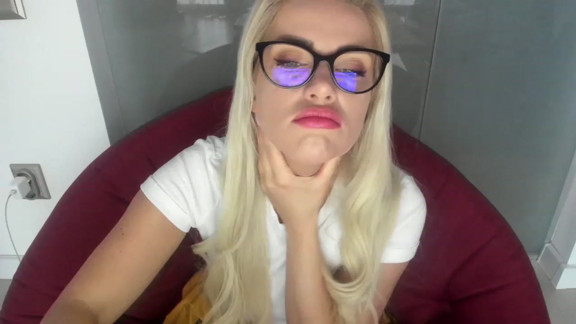 Gallery image thumbnail from Allesia_'s myfreecams stream on, 01/27/2023, 11:40 image 7 of 20