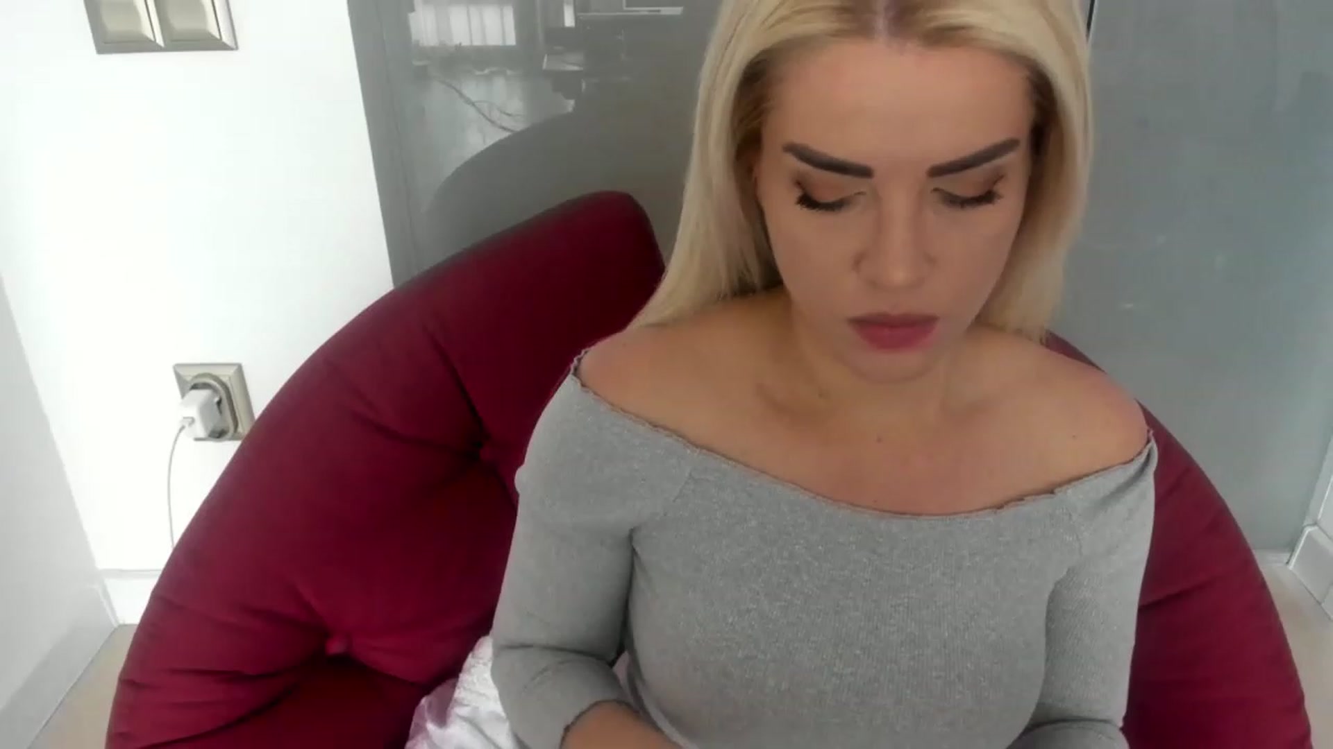 Gallery image thumbnail from Allesia_'s myfreecams stream on, 02/03/2023, 08:19 image 15 of 20