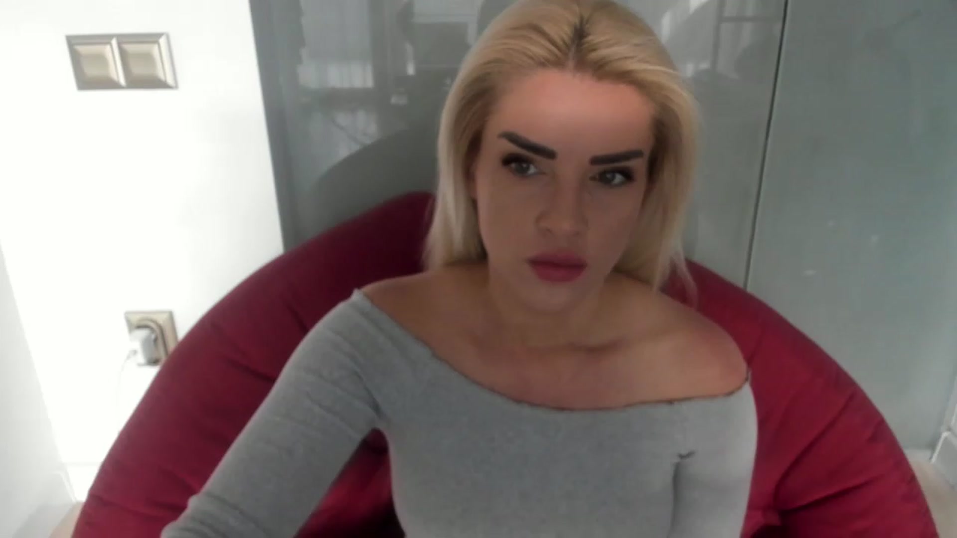Gallery image thumbnail from Allesia_'s myfreecams stream on, 02/03/2023, 08:19 image 2 of 20