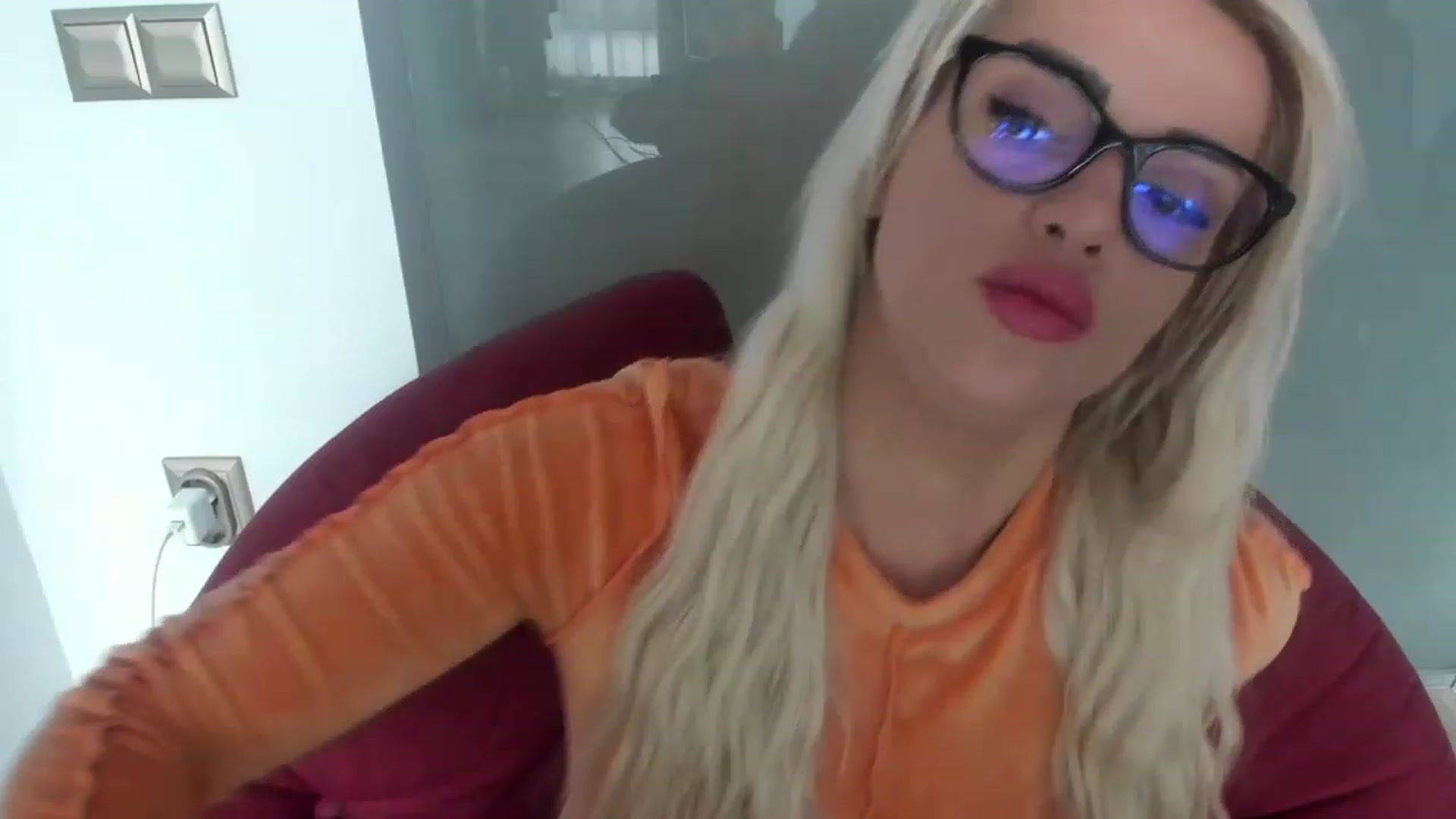 Gallery image thumbnail from Allesia_'s myfreecams stream on, 02/06/2023, 11:38 image 14 of 20