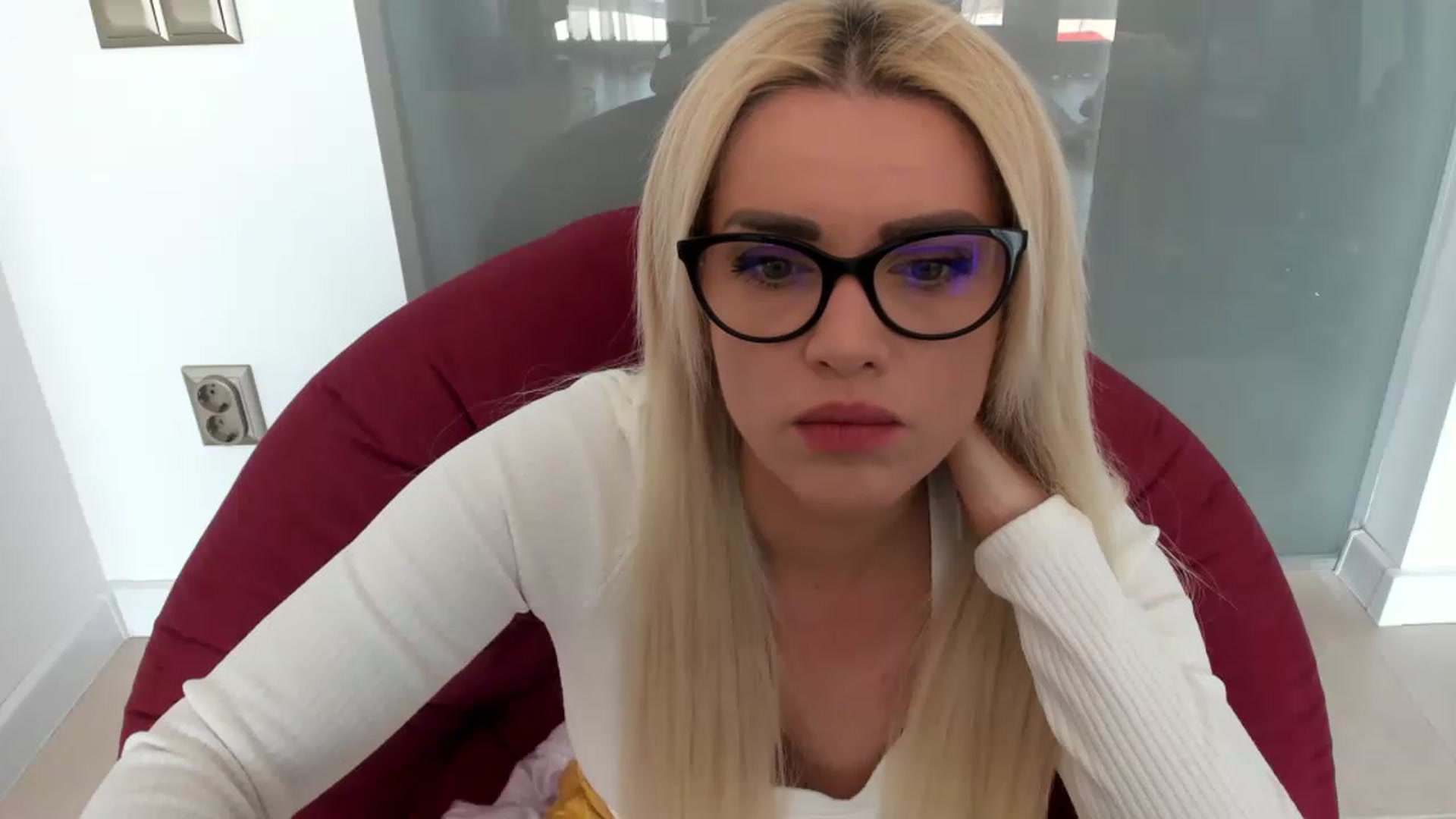 Gallery image thumbnail from Allesia_'s myfreecams stream on, 02/22/2023, 12:05 image 3 of 20