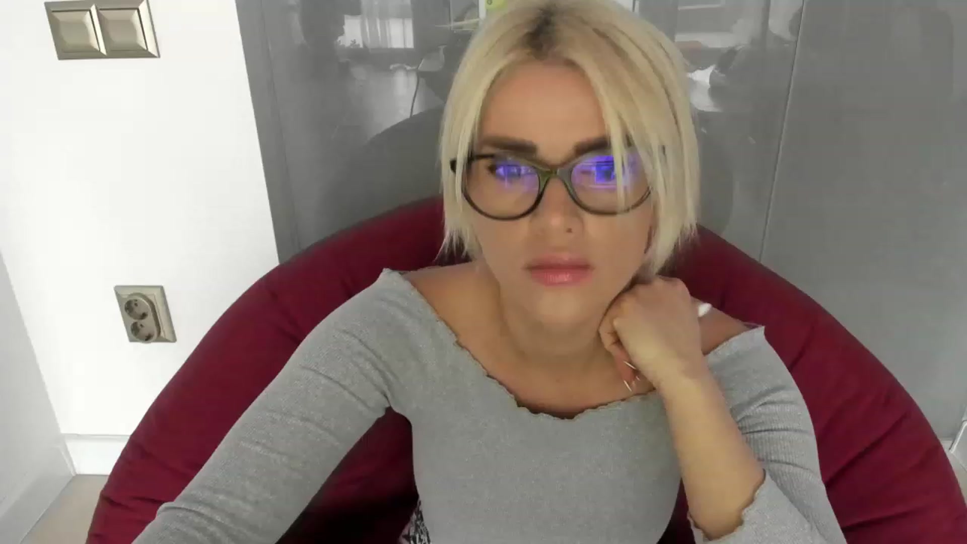Gallery image thumbnail from Allesia_'s myfreecams stream on, 02/25/2023, 12:08 image 2 of 20