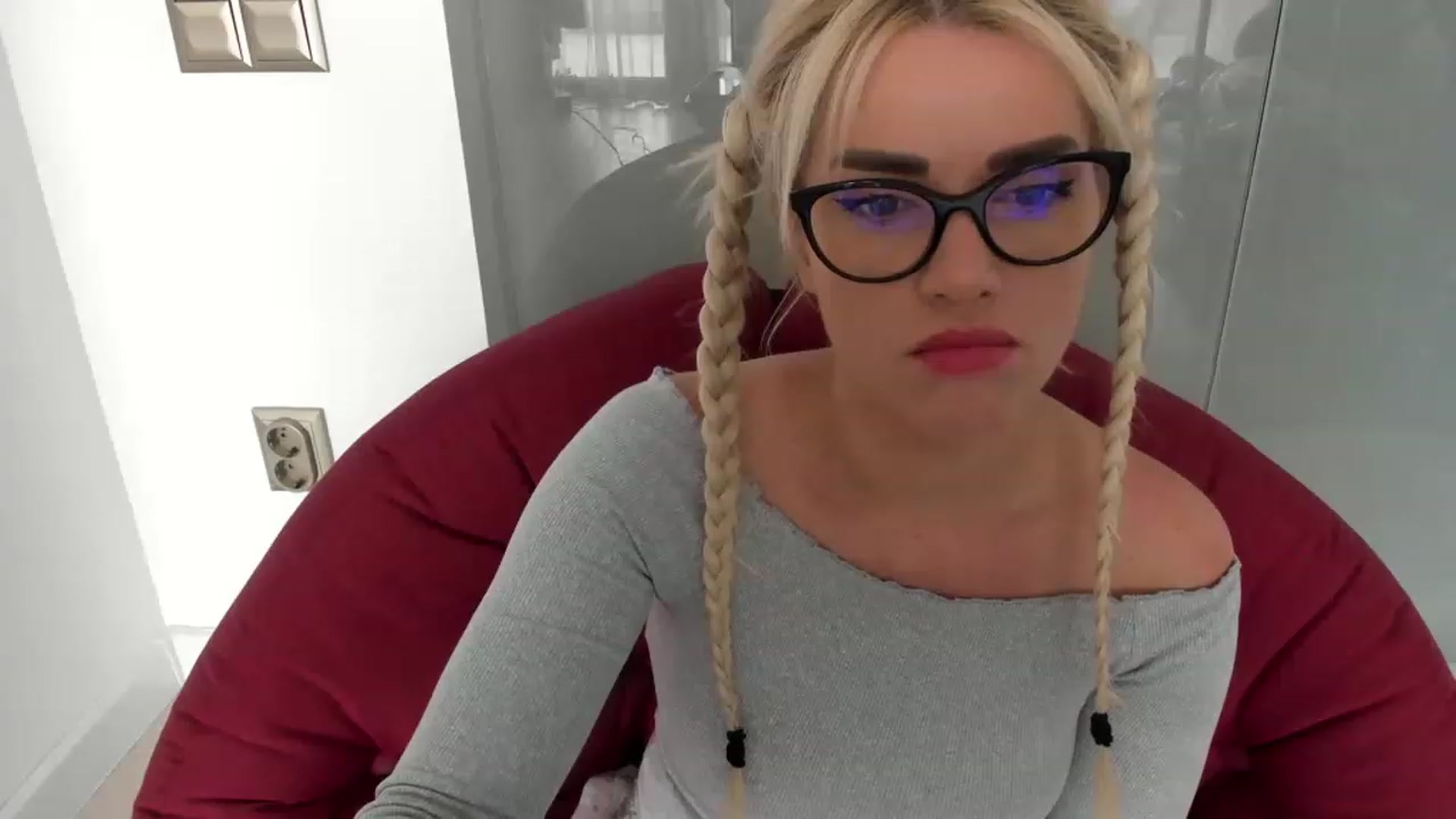 Gallery image thumbnail from Allesia_'s myfreecams stream on, 03/06/2023, 11:06 image 6 of 20
