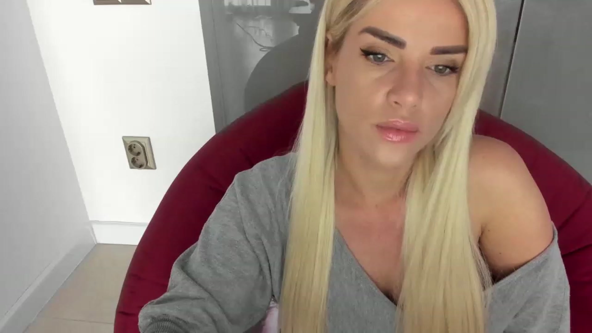 Gallery image thumbnail from Allesia_'s myfreecams stream on, 03/11/2023, 11:04 image 9 of 20