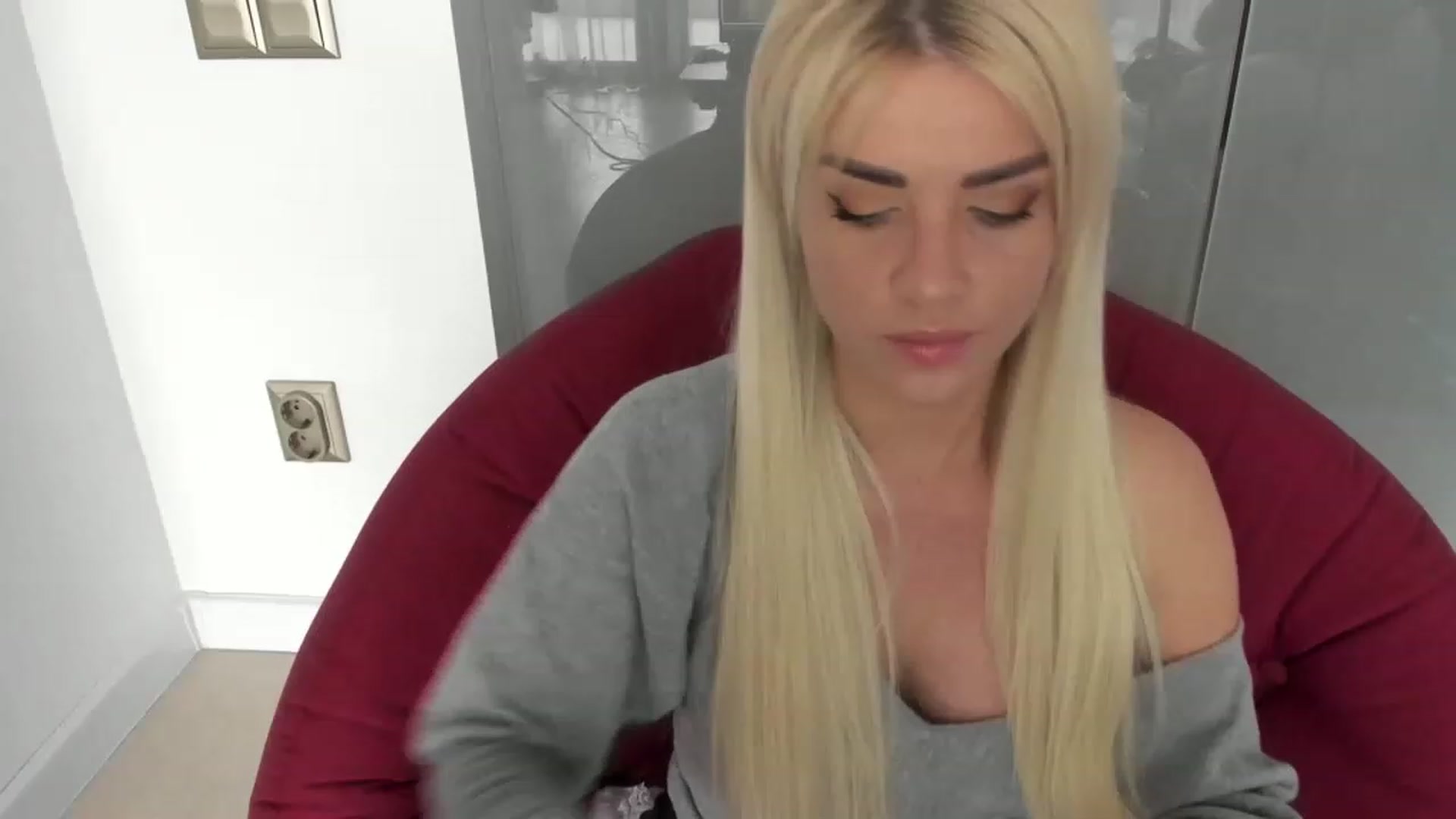 Gallery image thumbnail from Allesia_'s myfreecams stream on, 03/11/2023, 11:04 image 1 of 20