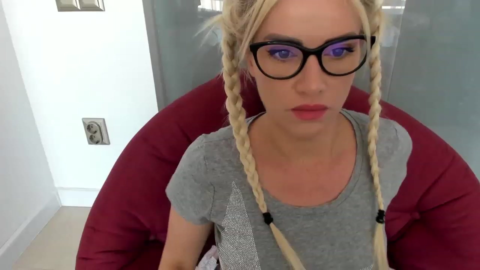 Gallery image thumbnail from Allesia_'s myfreecams stream on, 03/13/2023, 11:35 image 7 of 20