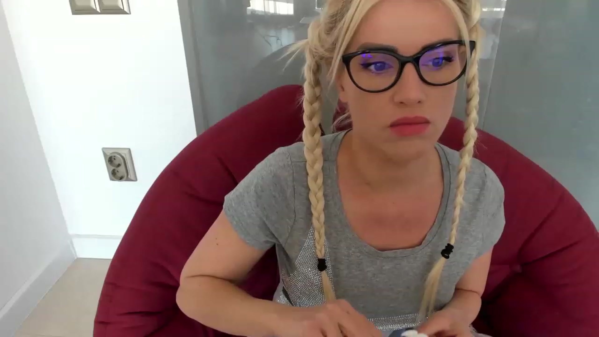 Gallery image thumbnail from Allesia_'s myfreecams stream on, 03/13/2023, 11:35 image 11 of 20