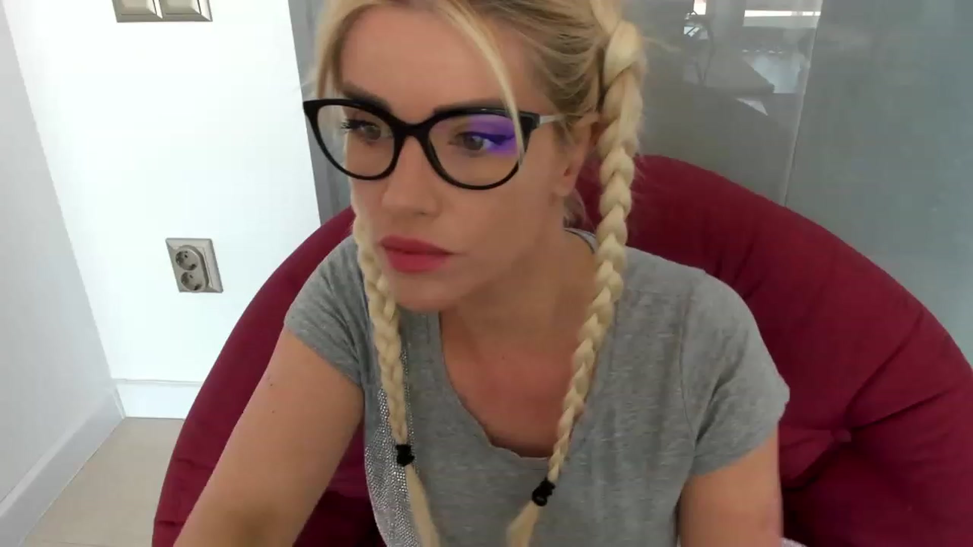 Gallery image thumbnail from Allesia_'s myfreecams stream on, 03/13/2023, 11:35 image 9 of 20