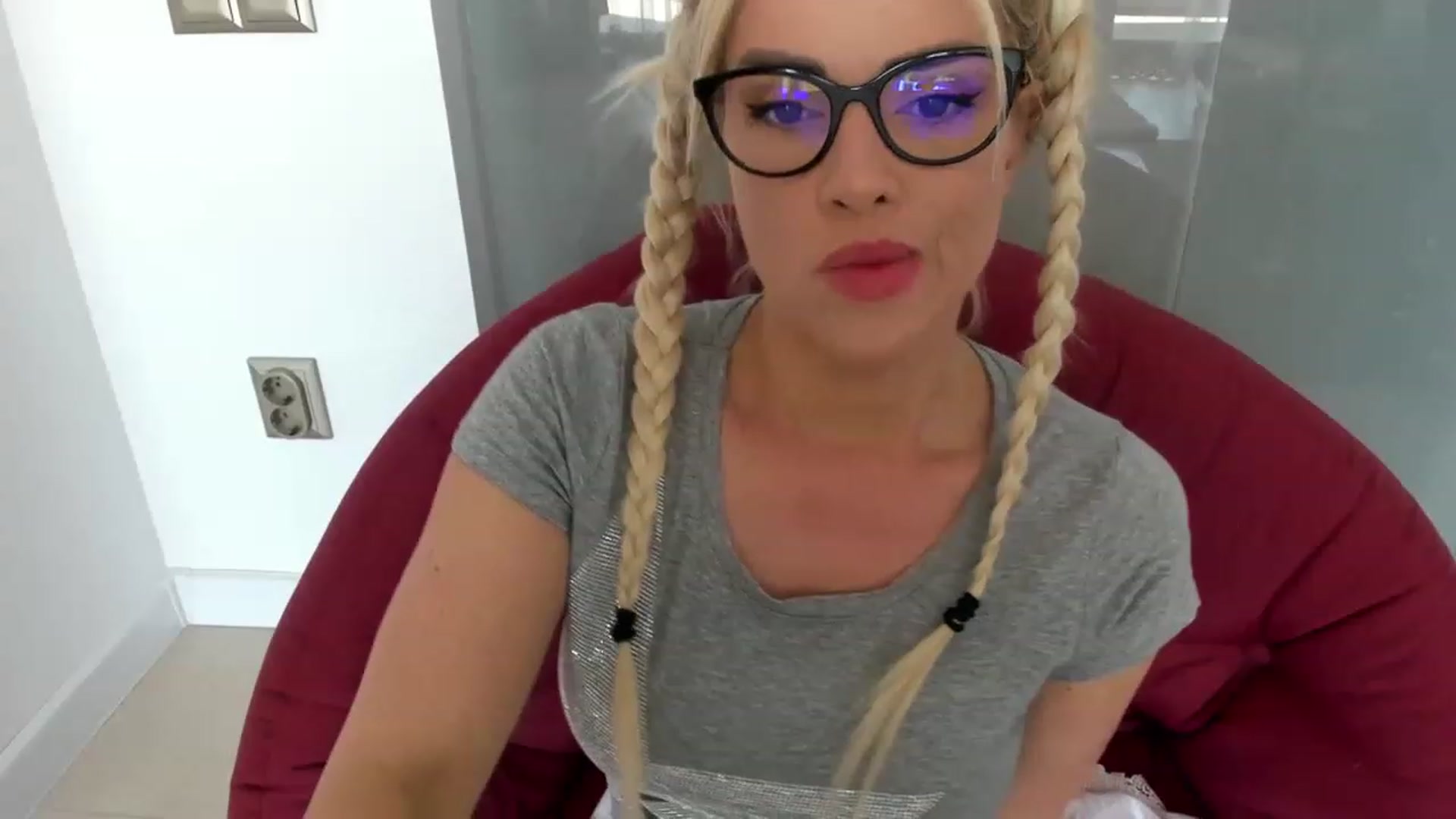Gallery image thumbnail from Allesia_'s myfreecams stream on, 03/13/2023, 11:35 image 20 of 20
