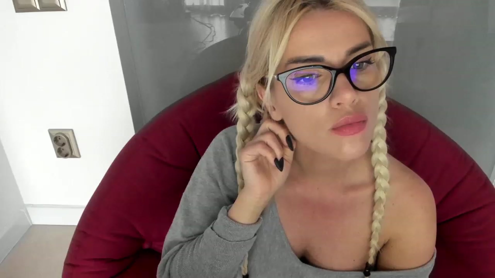 Gallery image thumbnail from Allesia_'s myfreecams stream on, 03/16/2023, 11:55 image 17 of 20