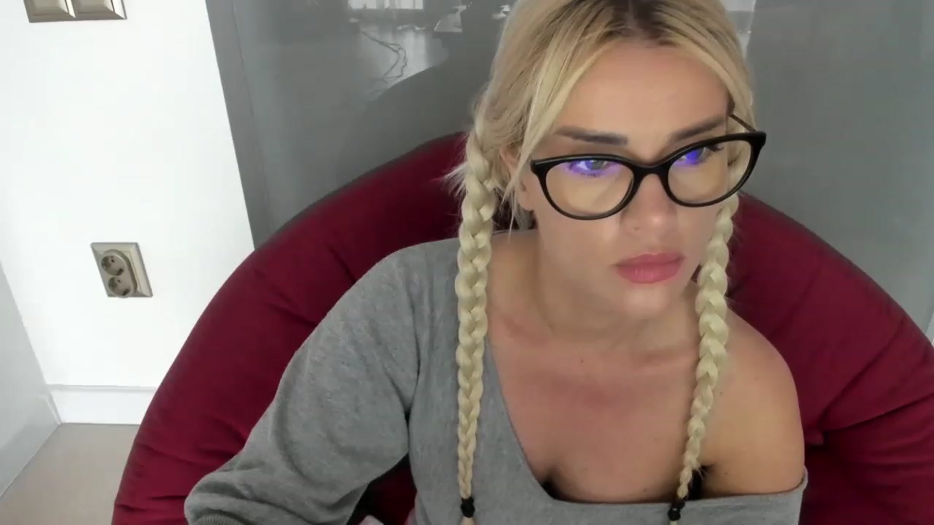 Gallery image thumbnail from Allesia_'s myfreecams stream on, 03/16/2023, 11:55 image 16 of 20