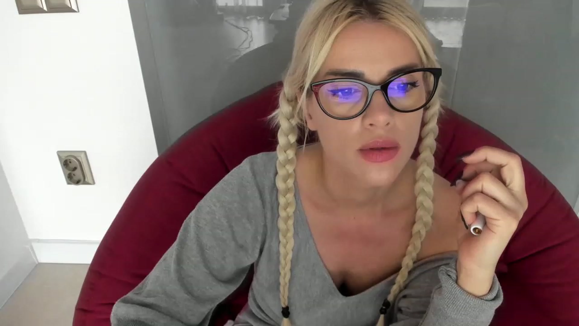 Gallery image thumbnail from Allesia_'s myfreecams stream on, 03/16/2023, 11:55 image 13 of 20