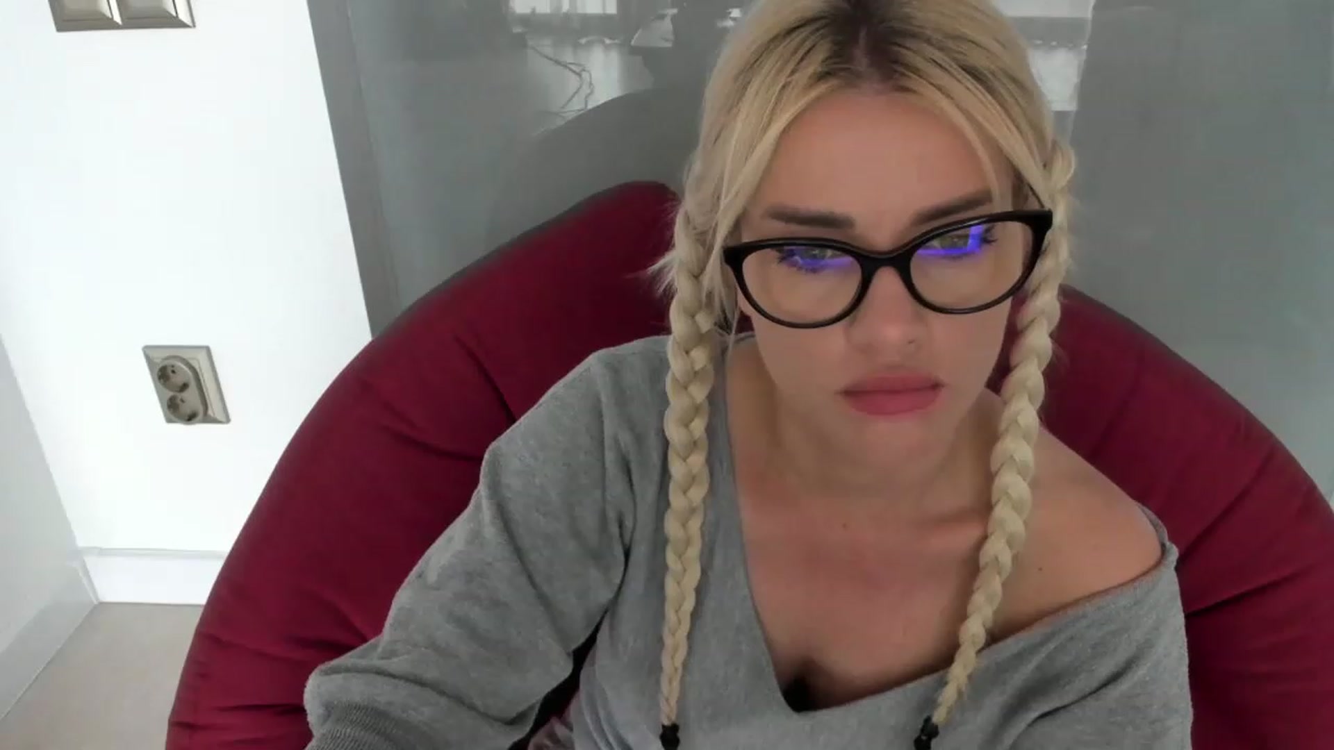 Gallery image thumbnail from Allesia_'s myfreecams stream on, 03/16/2023, 11:55 image 9 of 20