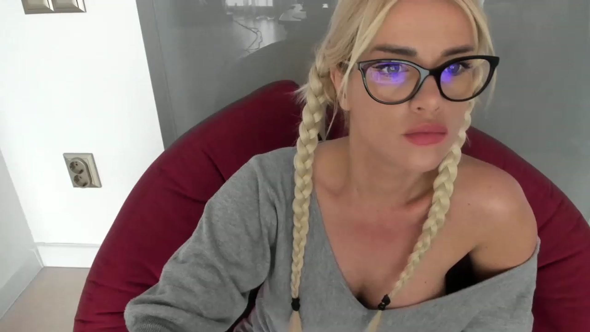 Gallery image thumbnail from Allesia_'s myfreecams stream on, 03/16/2023, 11:55 image 7 of 20